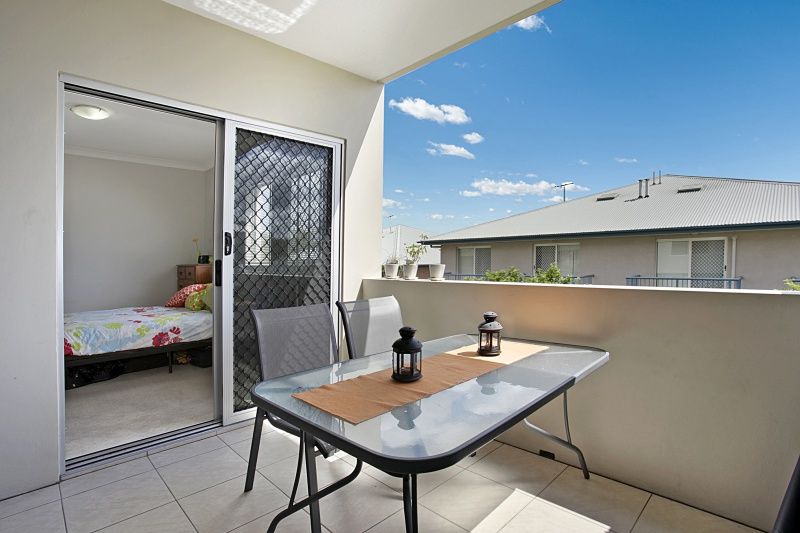 17 Cardross Street, Yeerongpilly QLD 4105