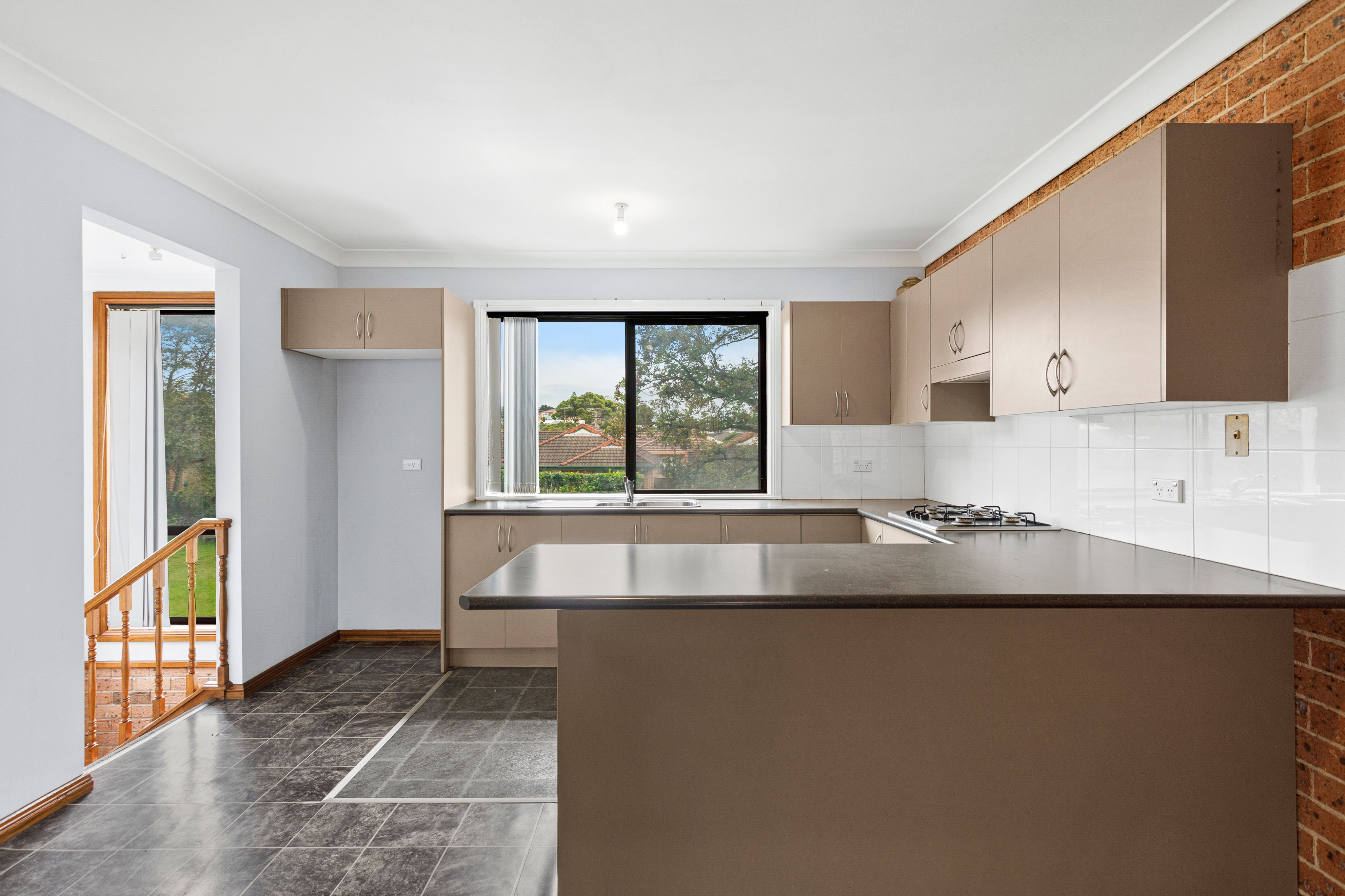 6/4 Heaslip Street, Coniston, NSW 2500