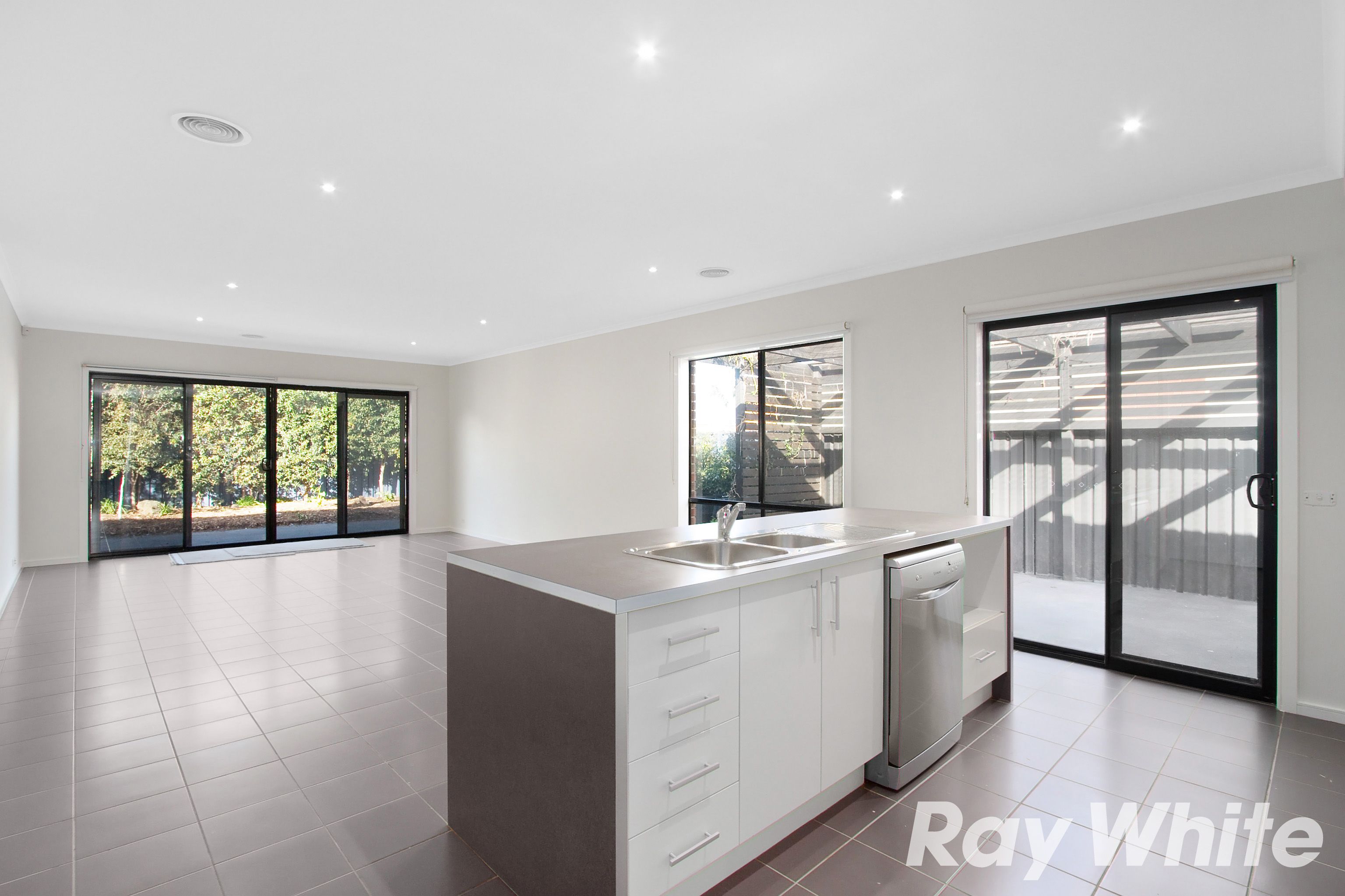 7 The Parkway, Pakenham, VIC 3810