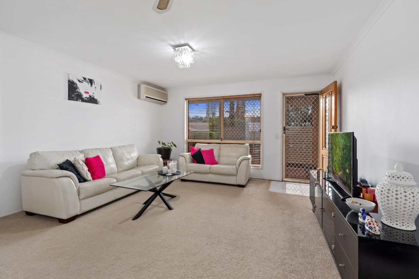 1/8 Hollywood Place, Oxenford, QLD 4210