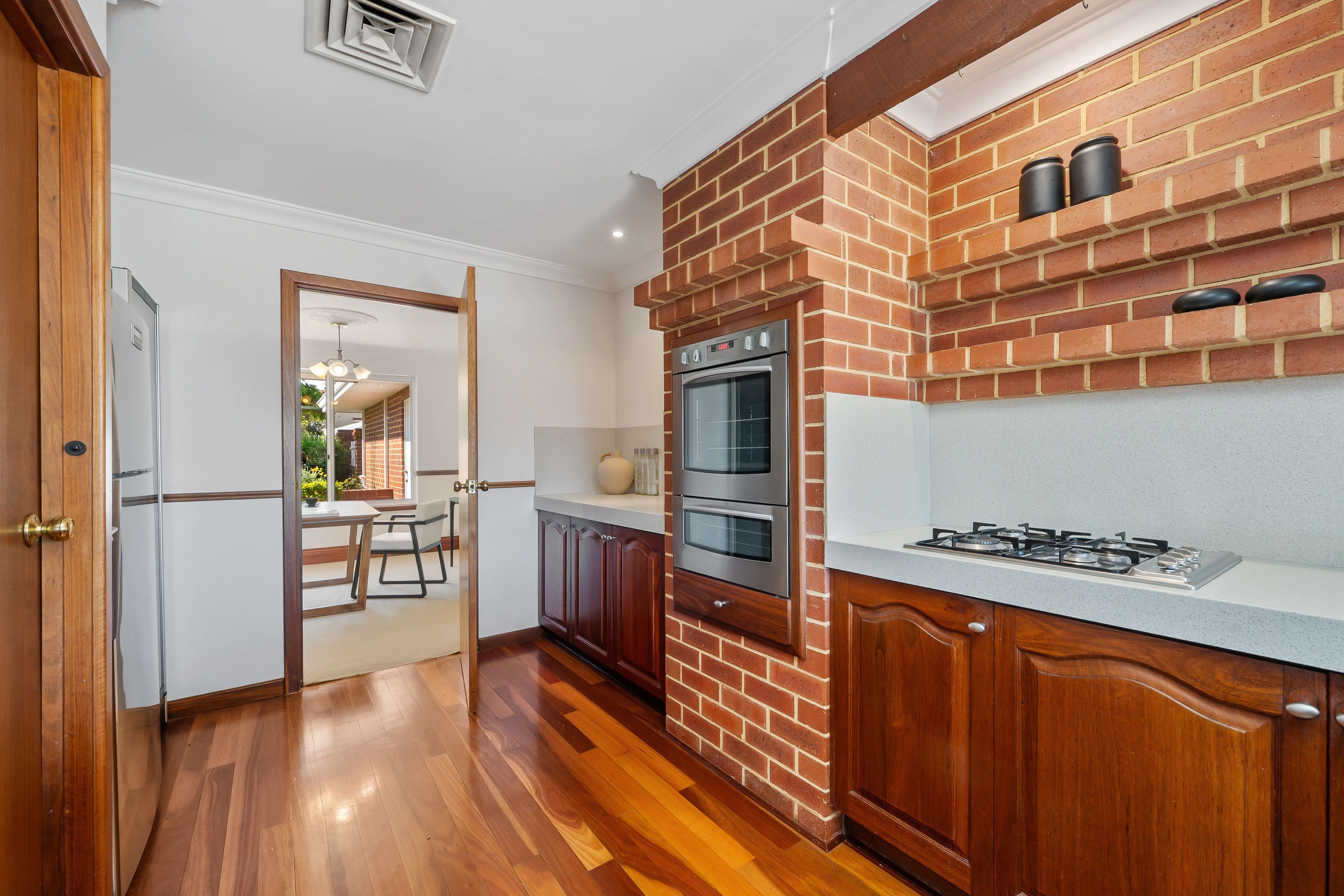 15 Barranjoey Way — photo 9 of 27