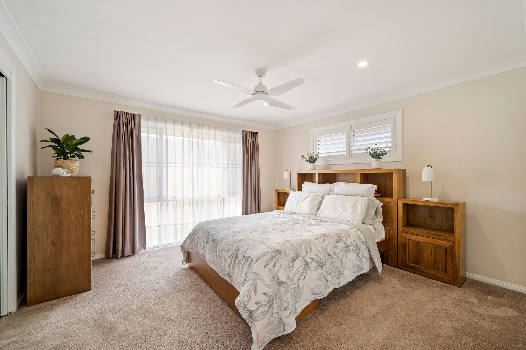 2 Hastings Crescent — photo 12 of 25