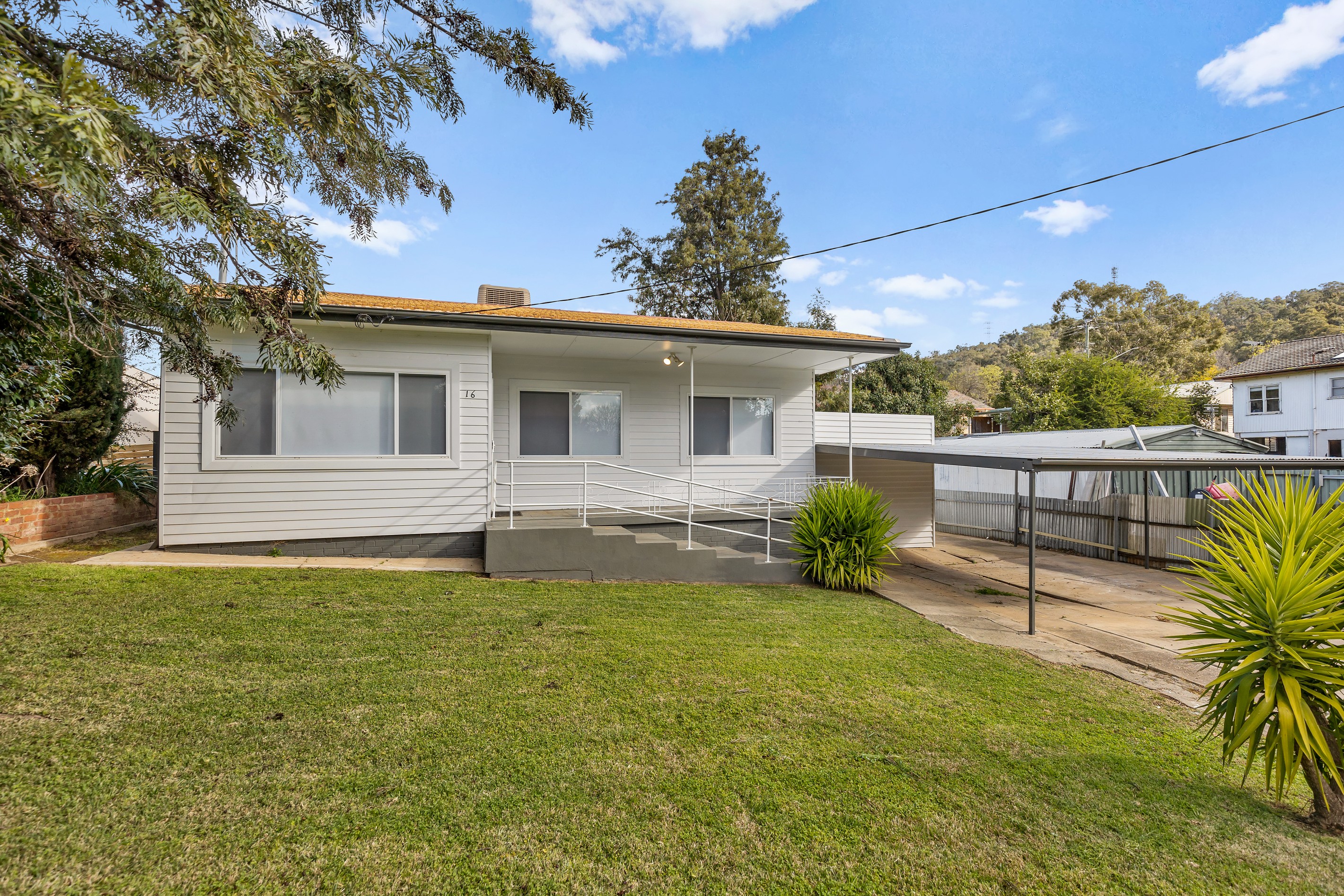 16 Mount Street, Kooringal, NSW 2650