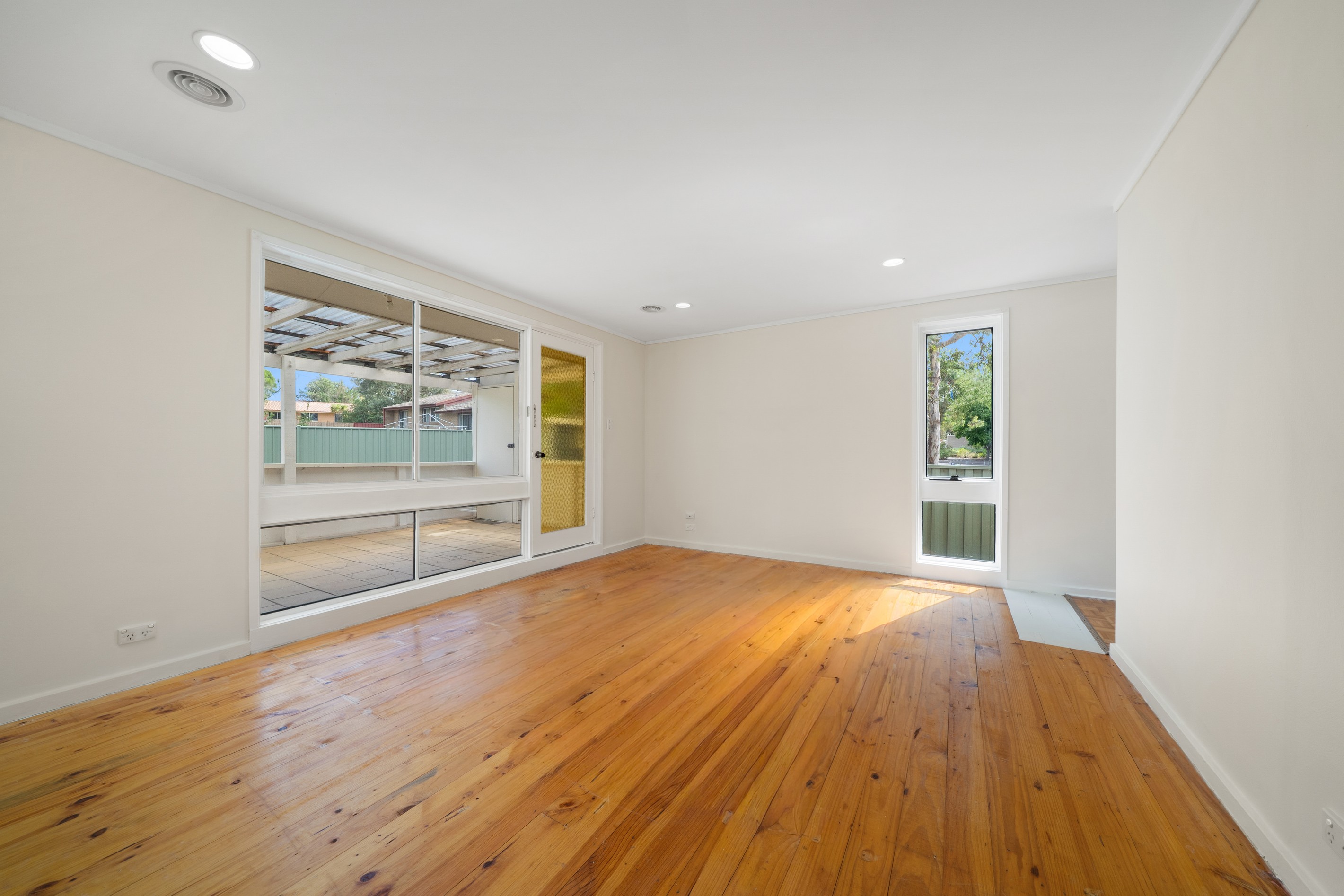 2 Snowden Place, Wanniassa, ACT 2903