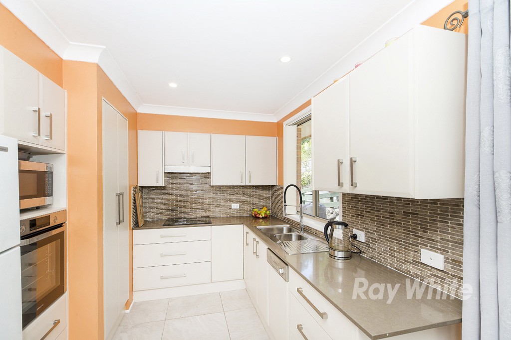 5 Columbia Close, Woodrising, NSW 2284