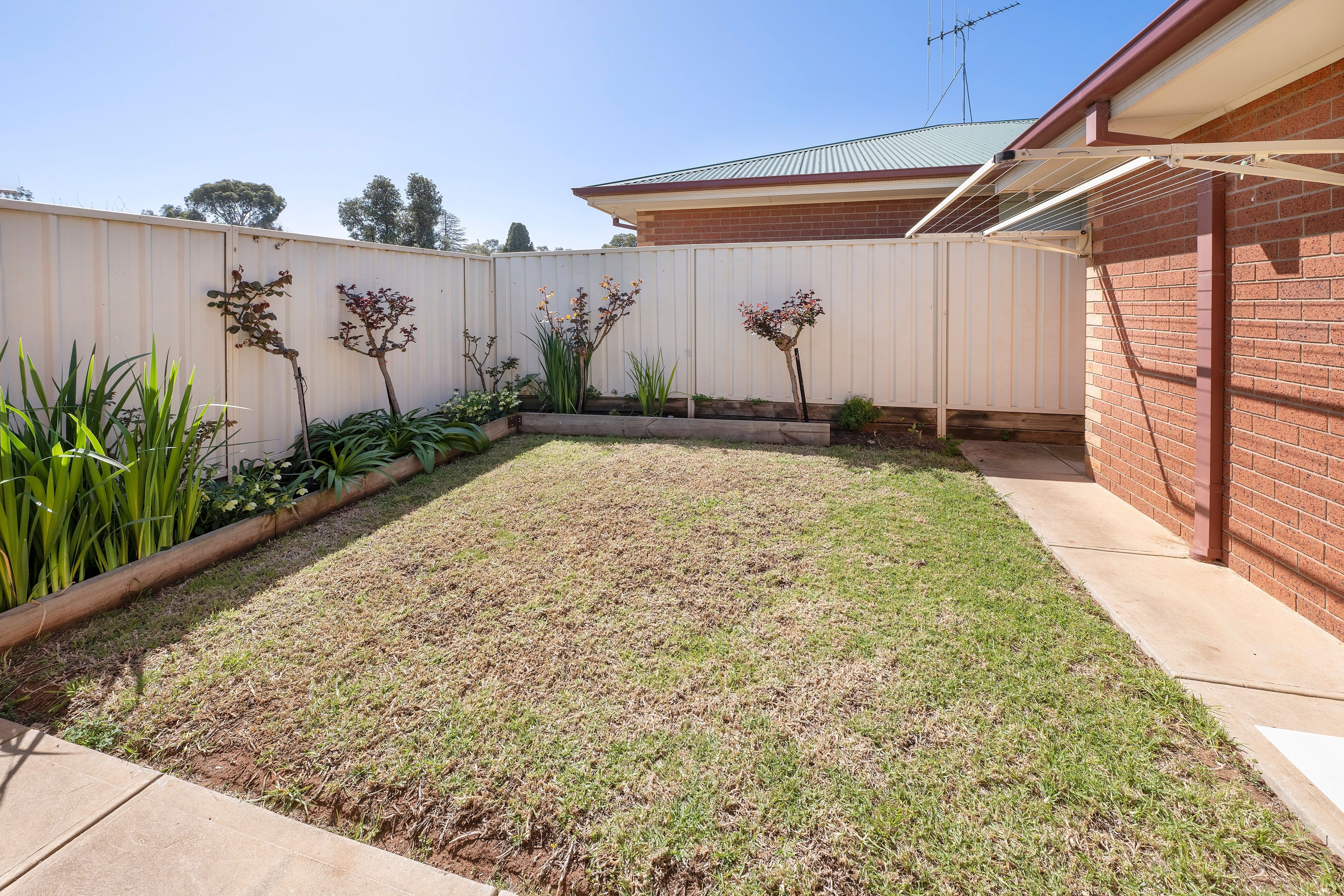 2/131 Stradbroke Avenue — photo 14 of 16