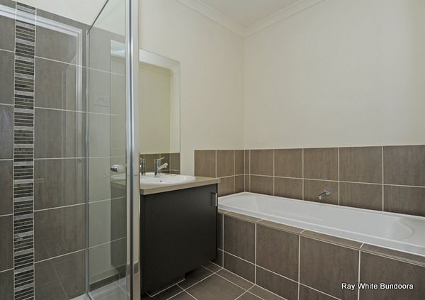 17 Pontoon Street, Lalor, VIC 3075