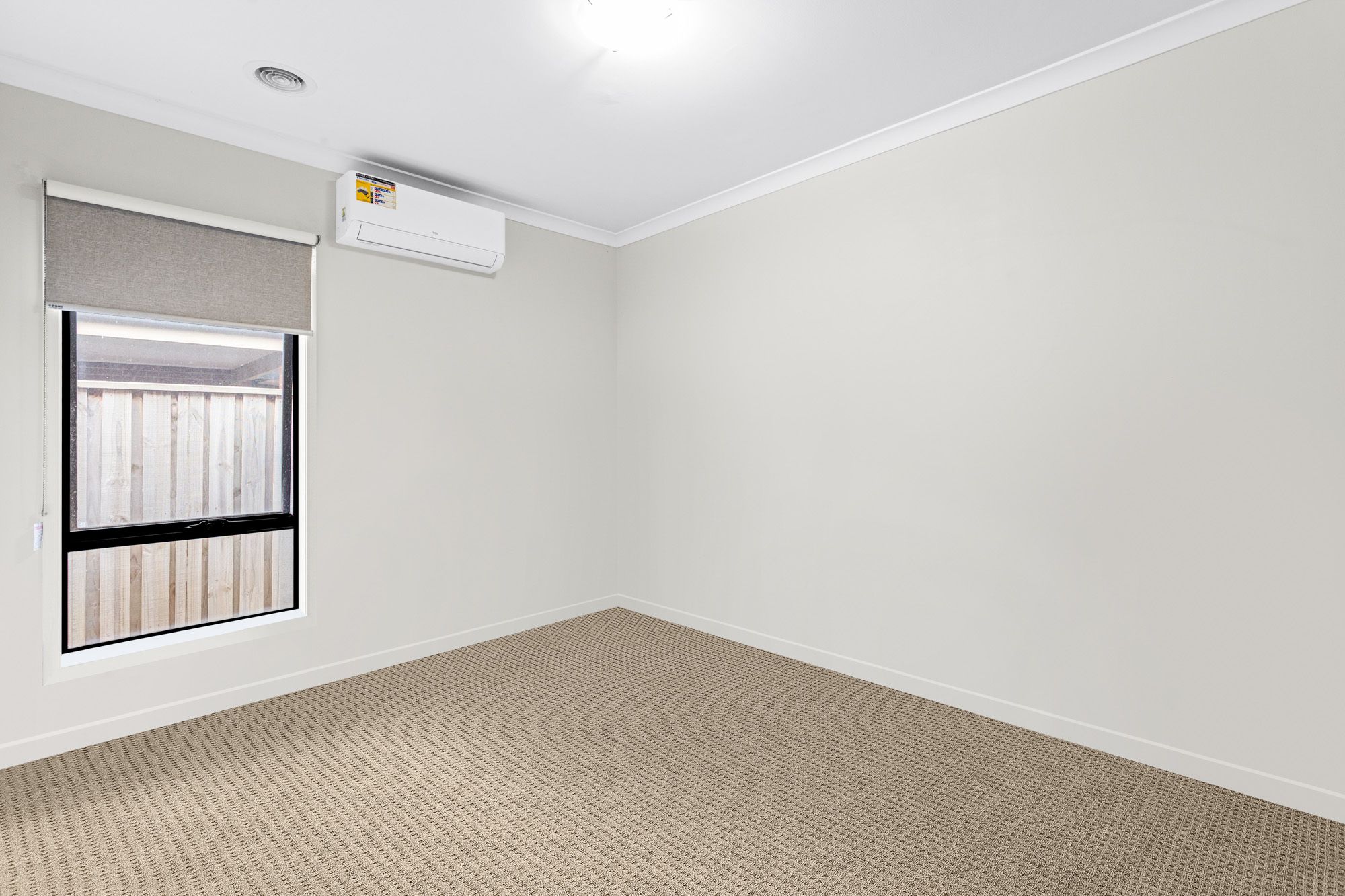 9 Wolomina Crescent — photo 9 of 18
