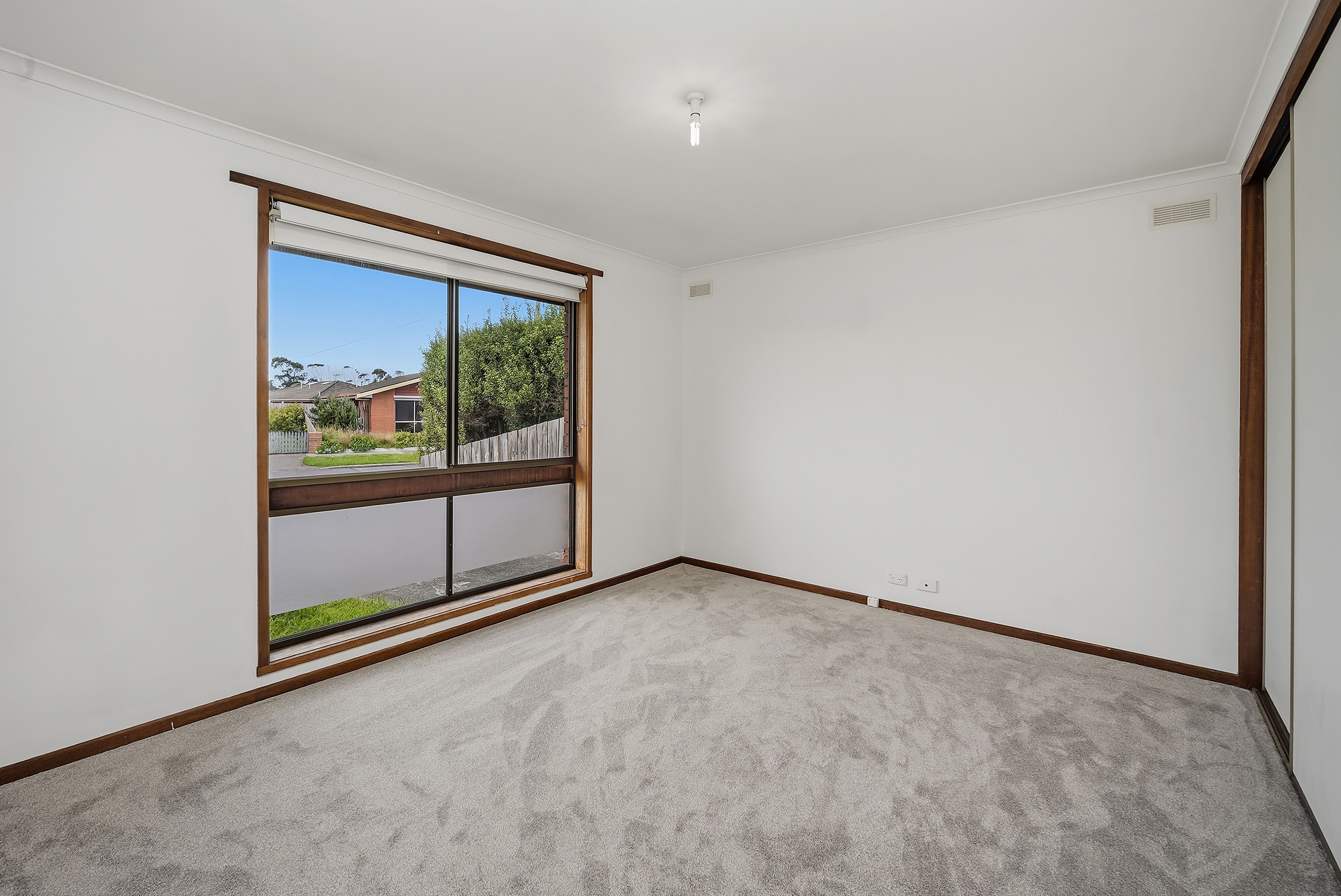 1/2 Moonah Street — photo 5 of 8