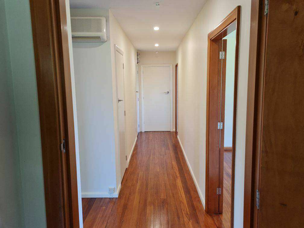 84 Stanbury Avenue photo 2