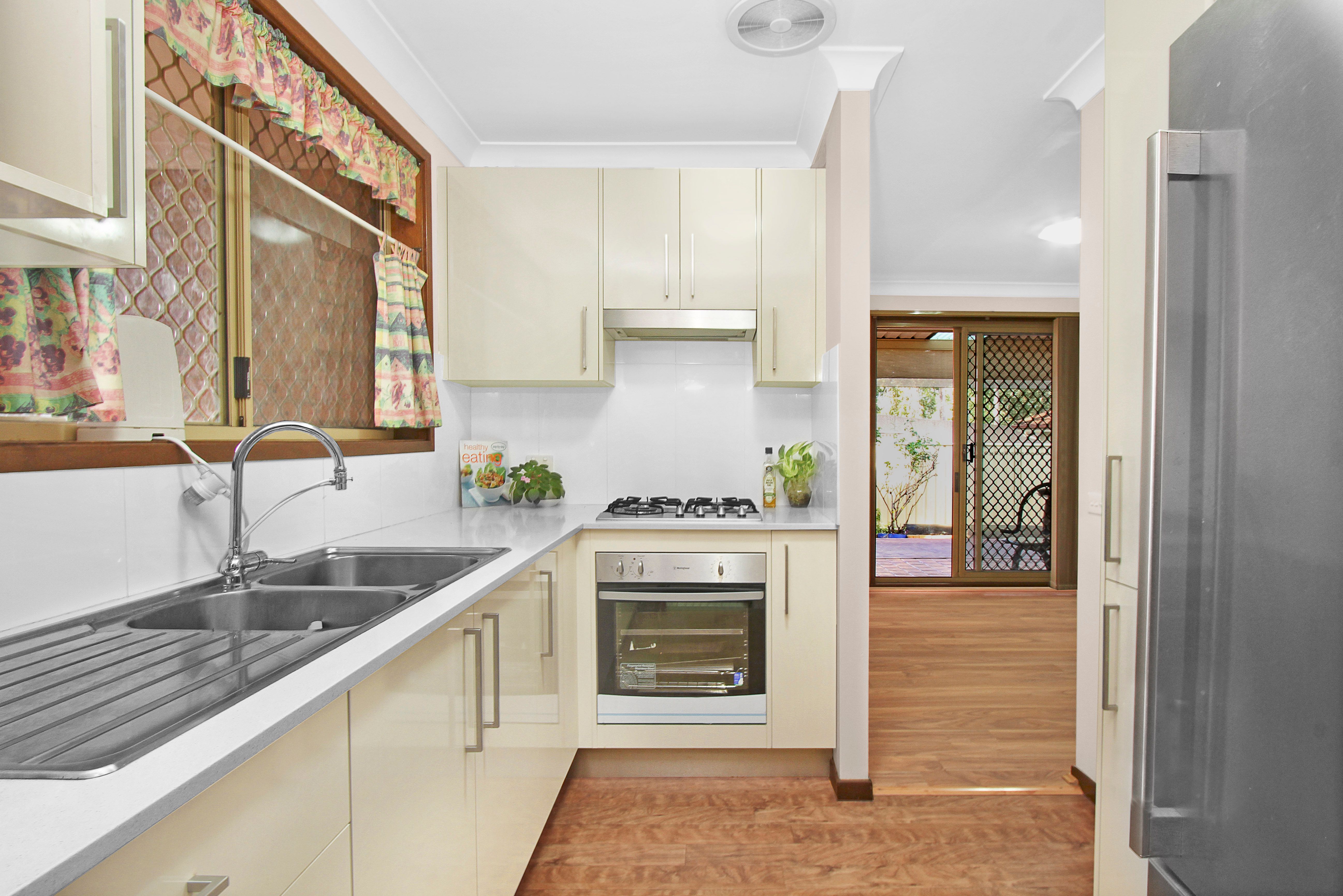 16A Gleeson Place, Abbotsbury, NSW 2176