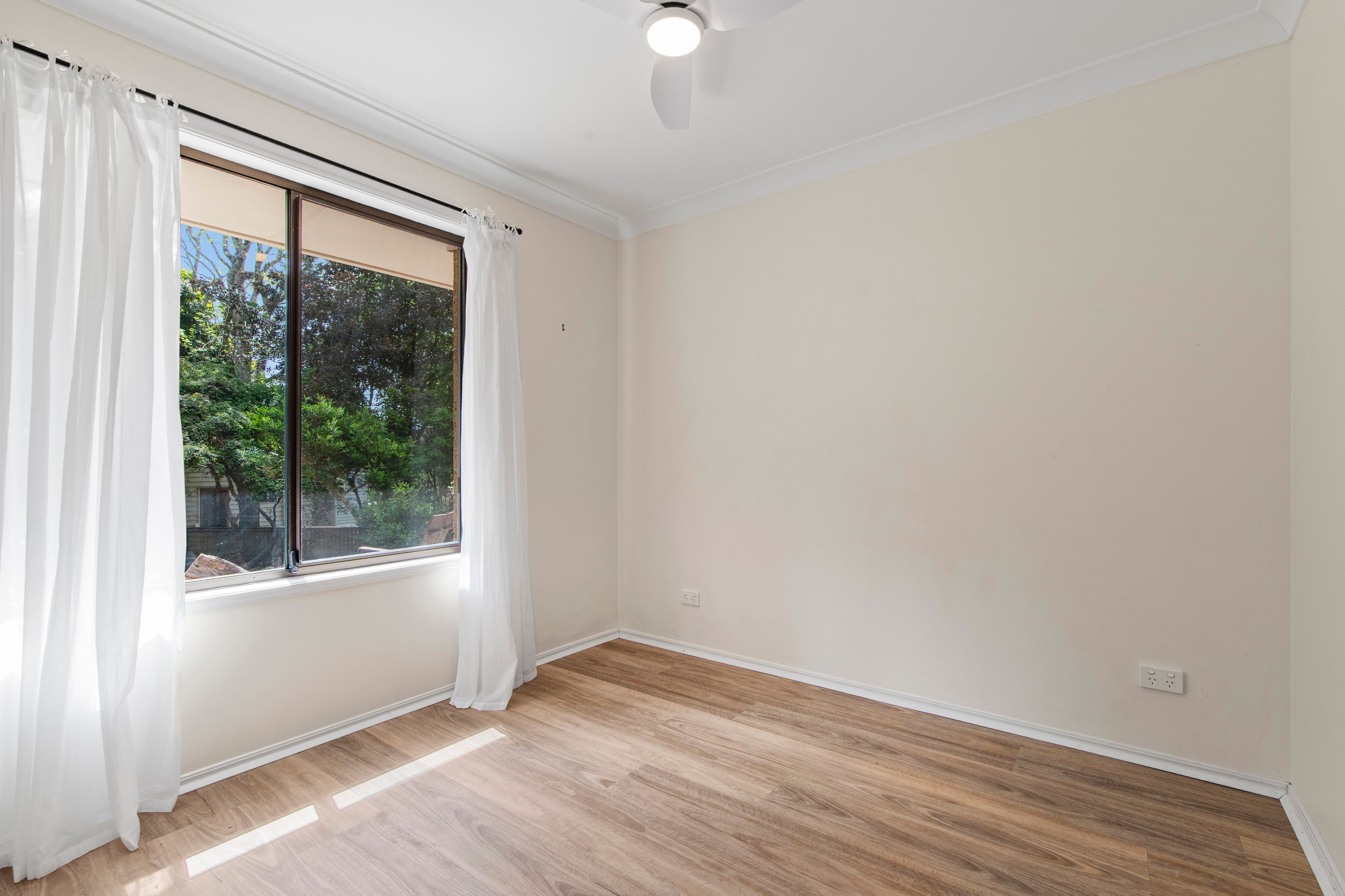 35-37 Macdonnell Road — photo 11 of 19