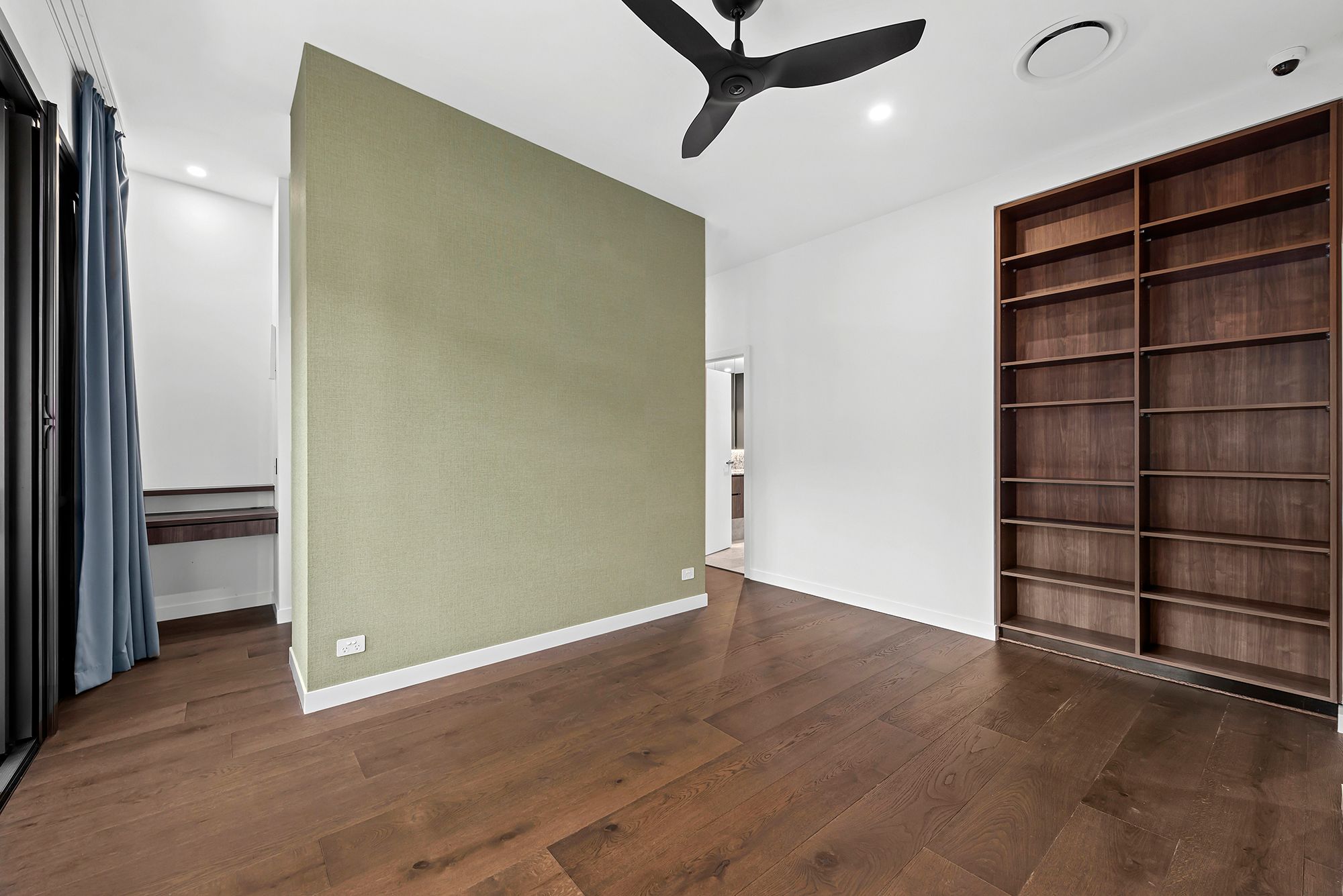 202/23 Wilson Street — photo 9 of 27