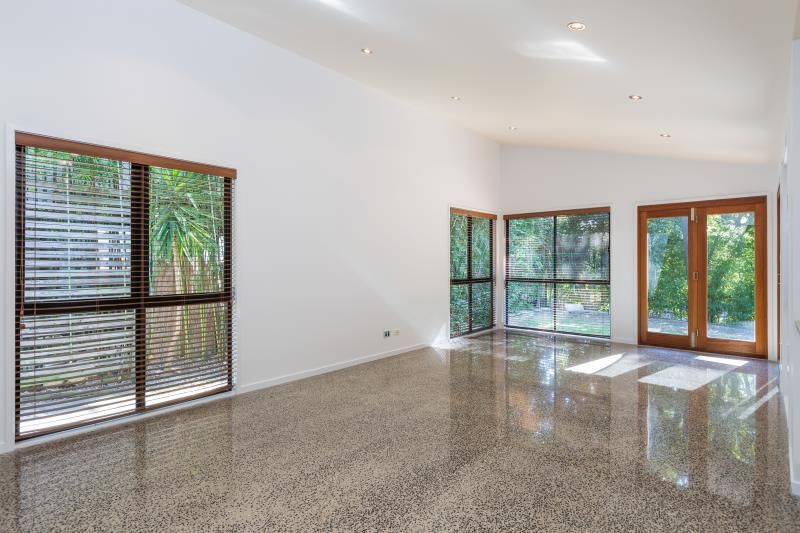 12 Hartfield Drive, Bardon, QLD 4065