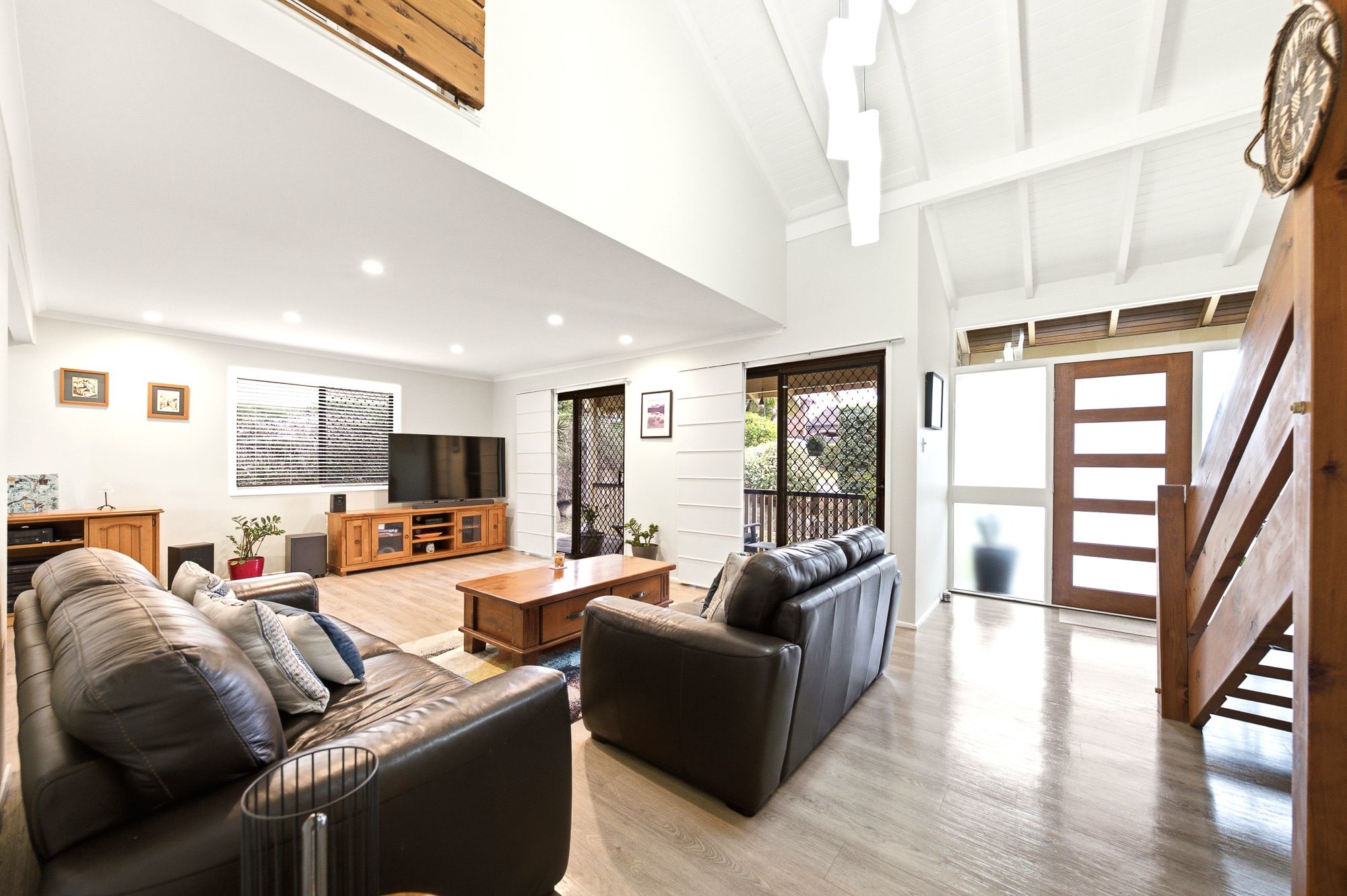 10 Loren Street, Stafford Heights, QLD 4053