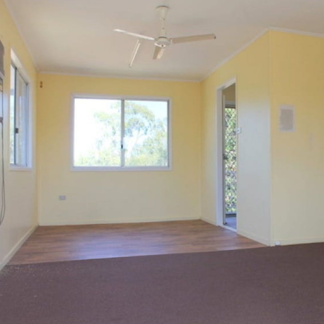 31 Lorraway Street — photo 3 of 9