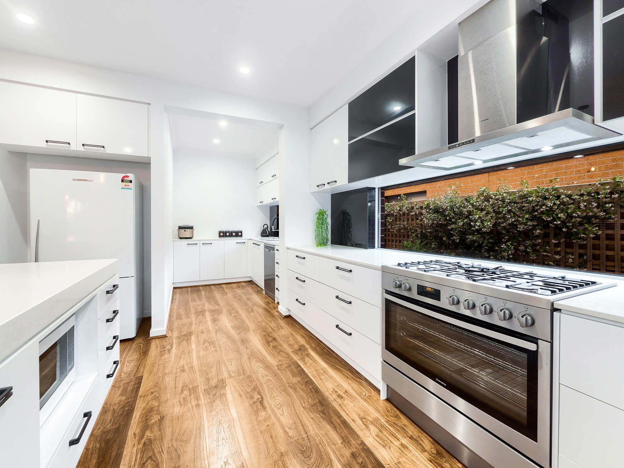 34 Walhallow Drive, Clyde North, VIC 3978