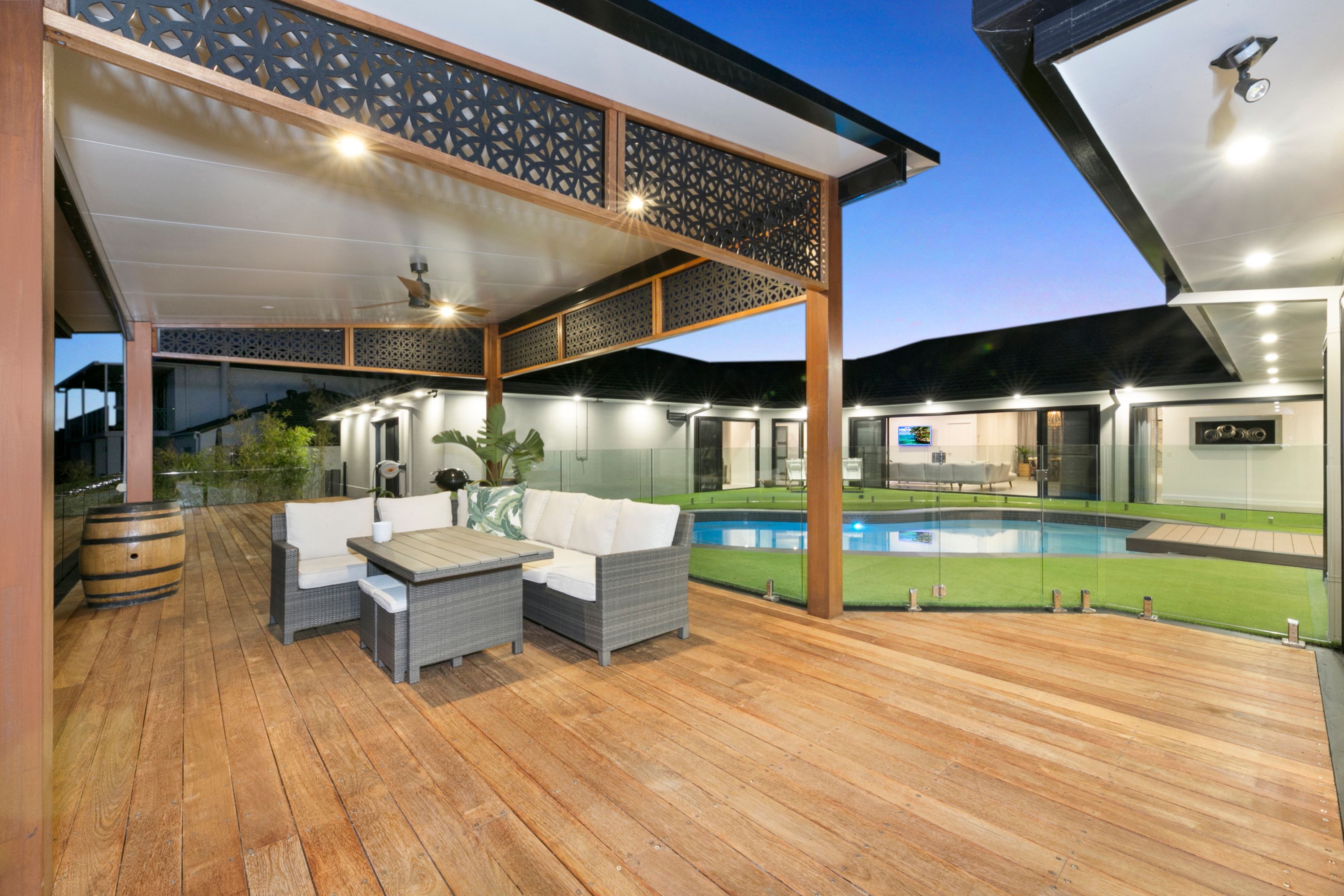 2 Kirralee Drive, Robina, QLD 4226