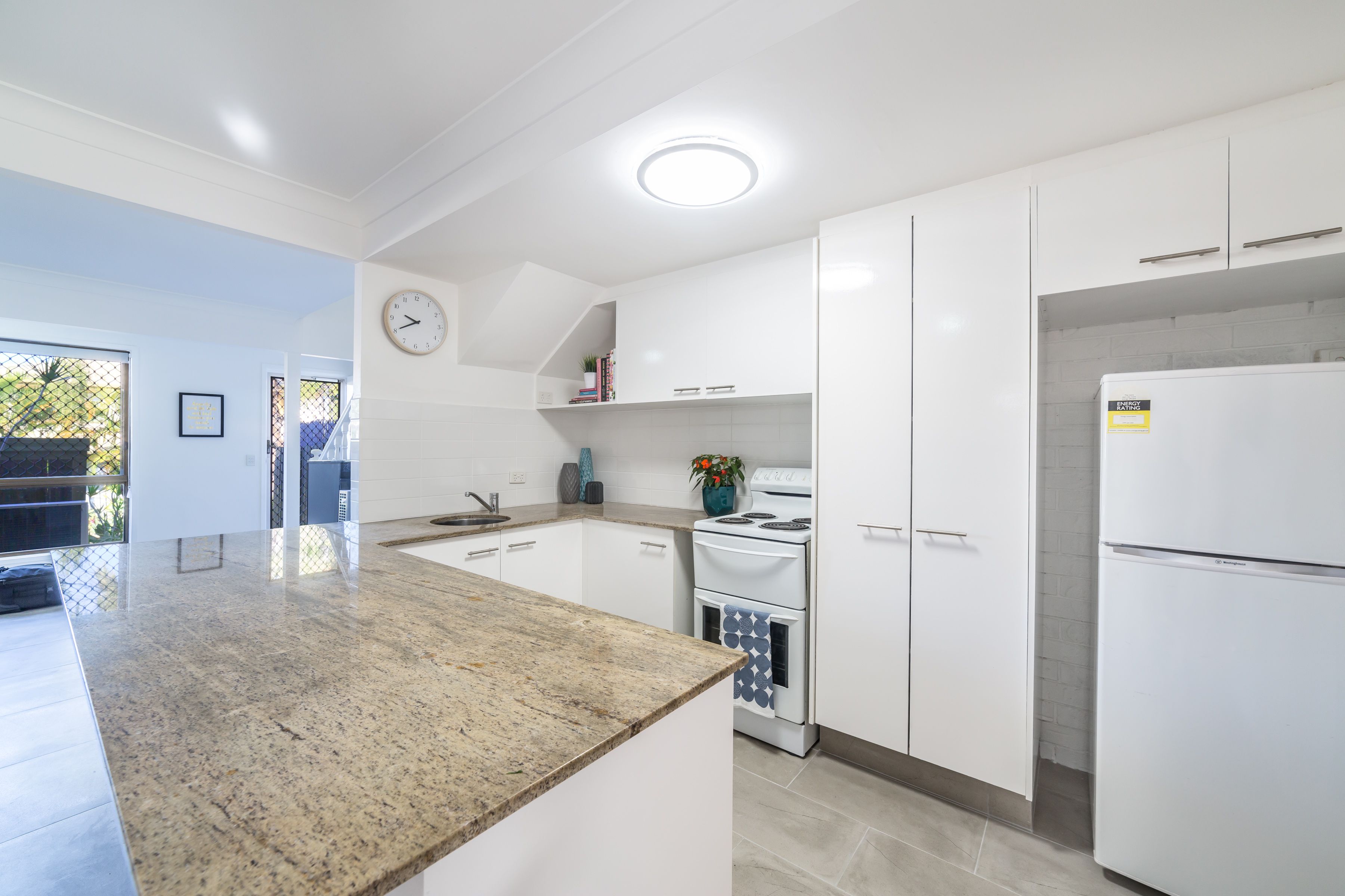 10/71 Olsen Avenue, Labrador, QLD 4215