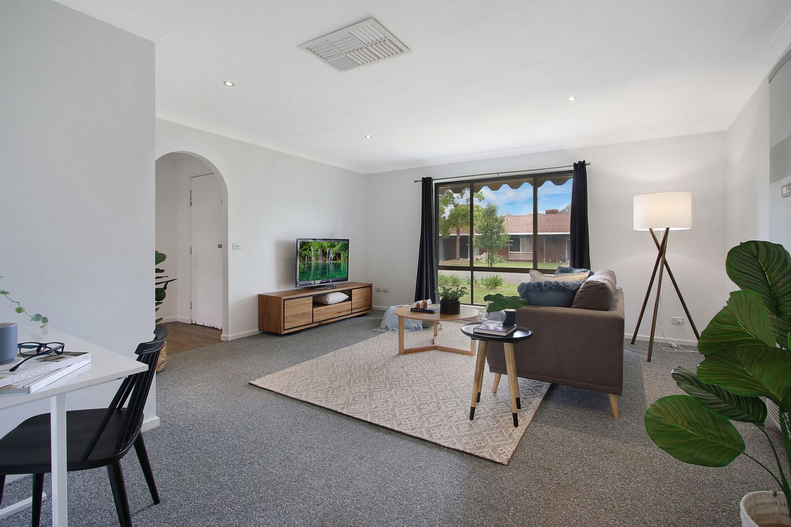 2 Graetz Court, Lavington NSW 2641