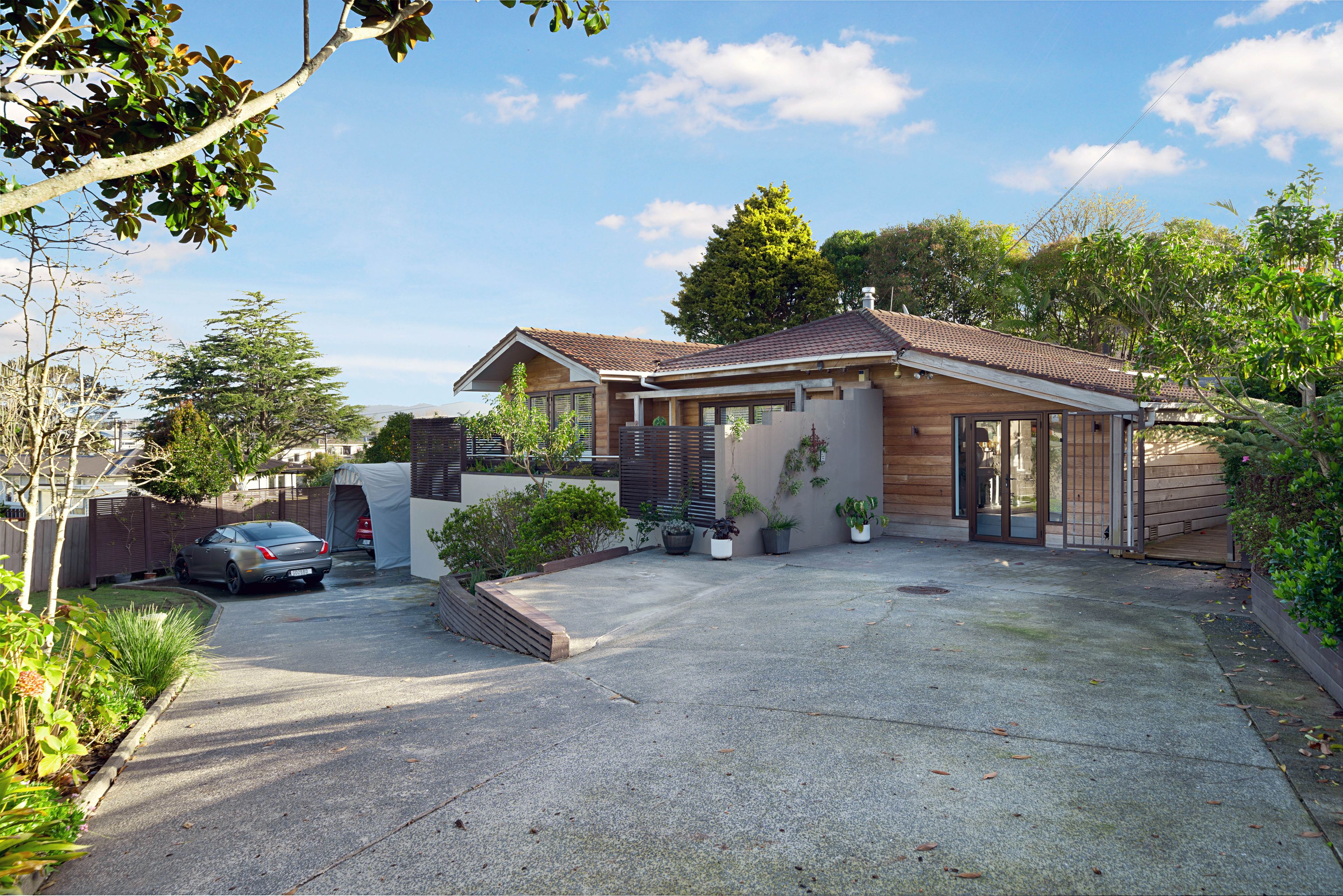 89A View Road, Henderson, Waitakere City