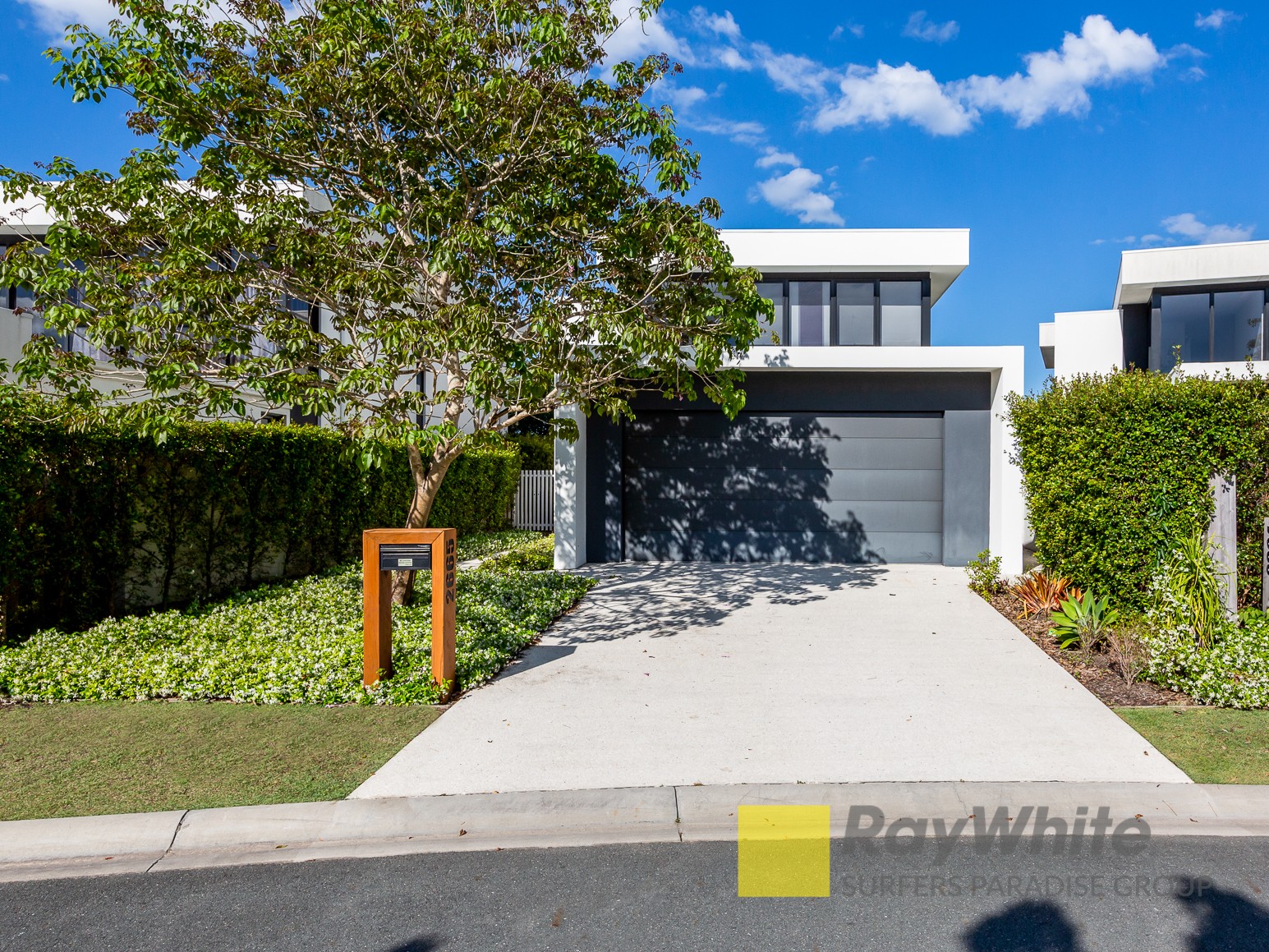 2665 The Address, Hope Island, QLD 4212