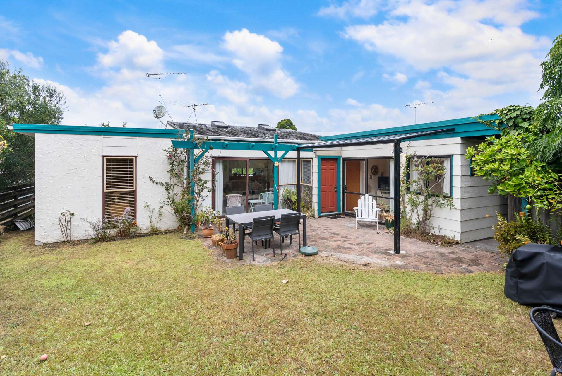 4 Tisdall Crescent photo 3