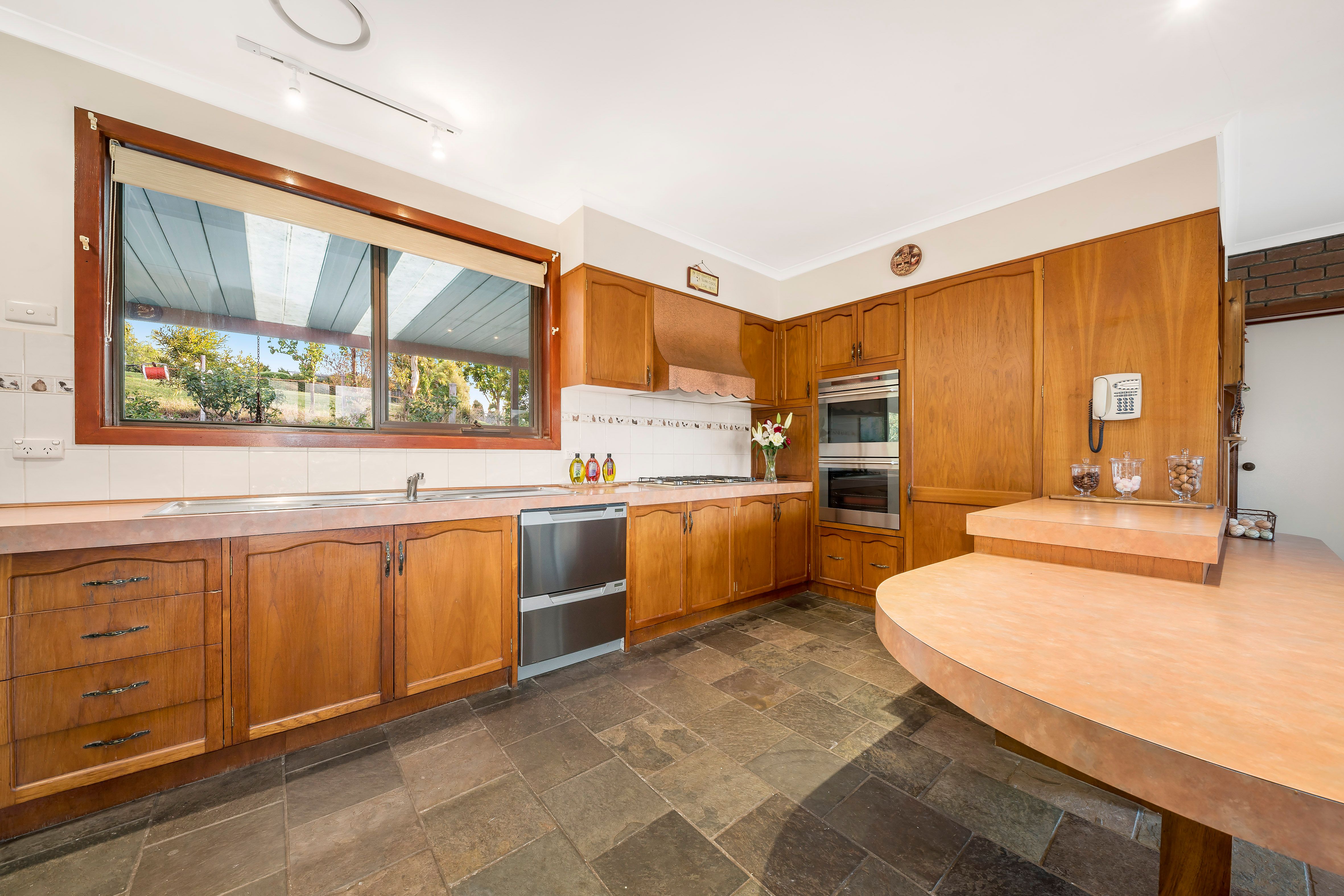 33 Mills Road, Hurstbridge, VIC 3099