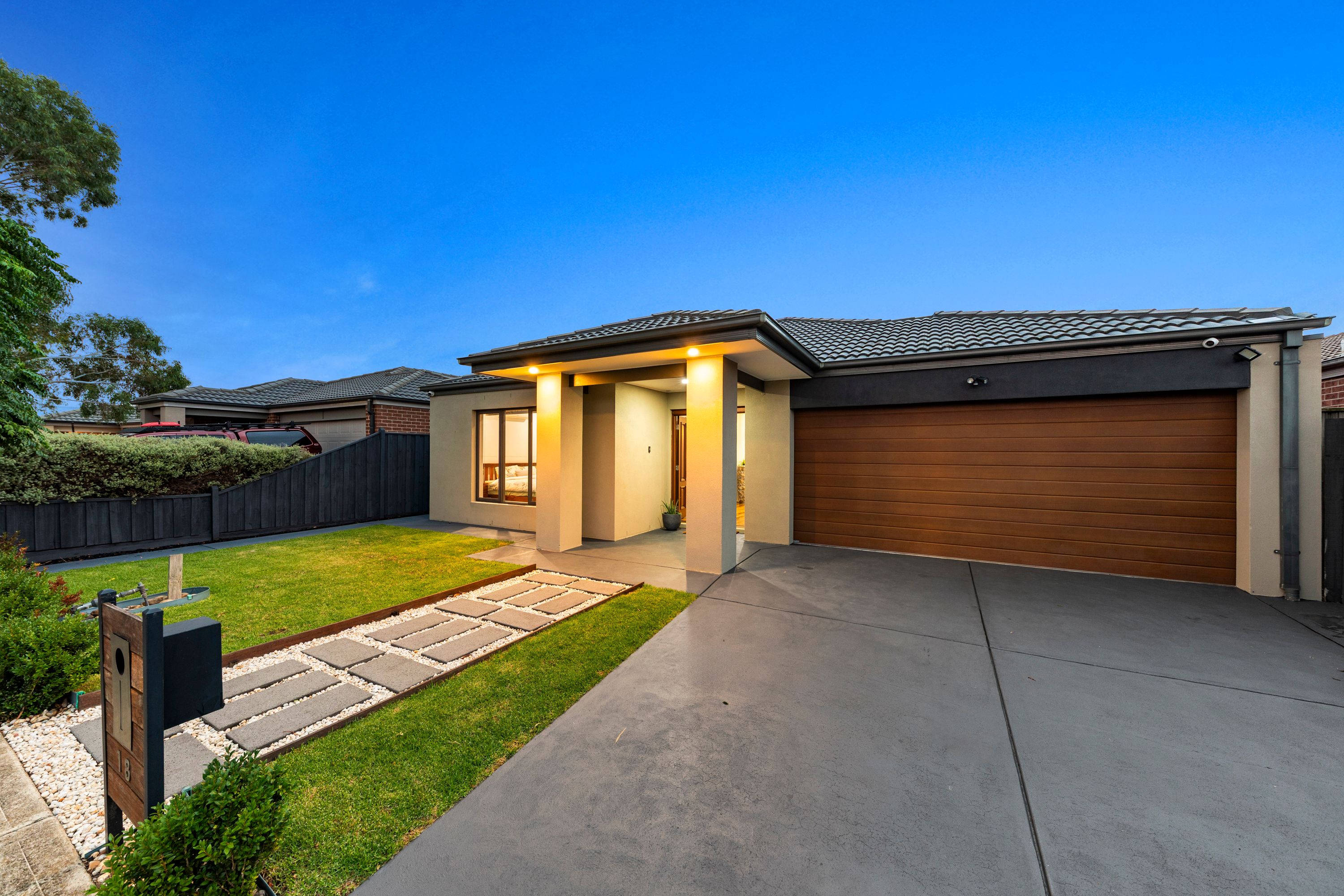 18 Elwood Avenue, Pakenham, VIC 3810