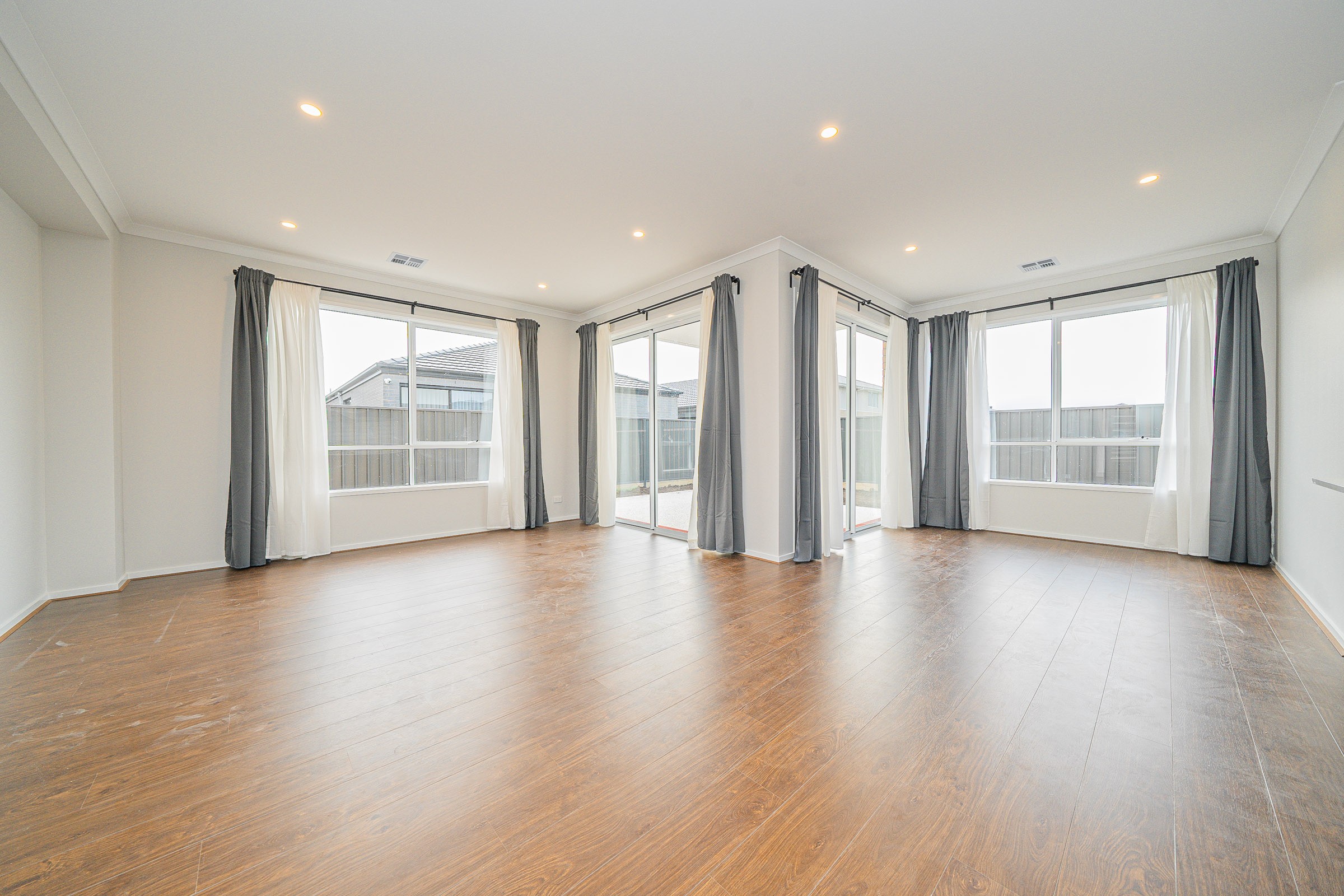 34 Theatre Circuit, Clyde North, VIC 3978