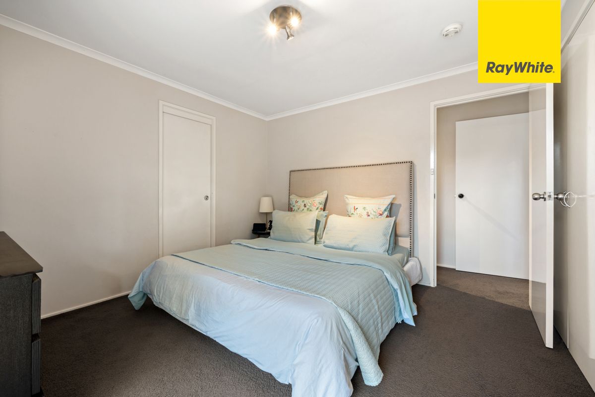 30/21 Cossington Smith Crescent — photo 6 of 18