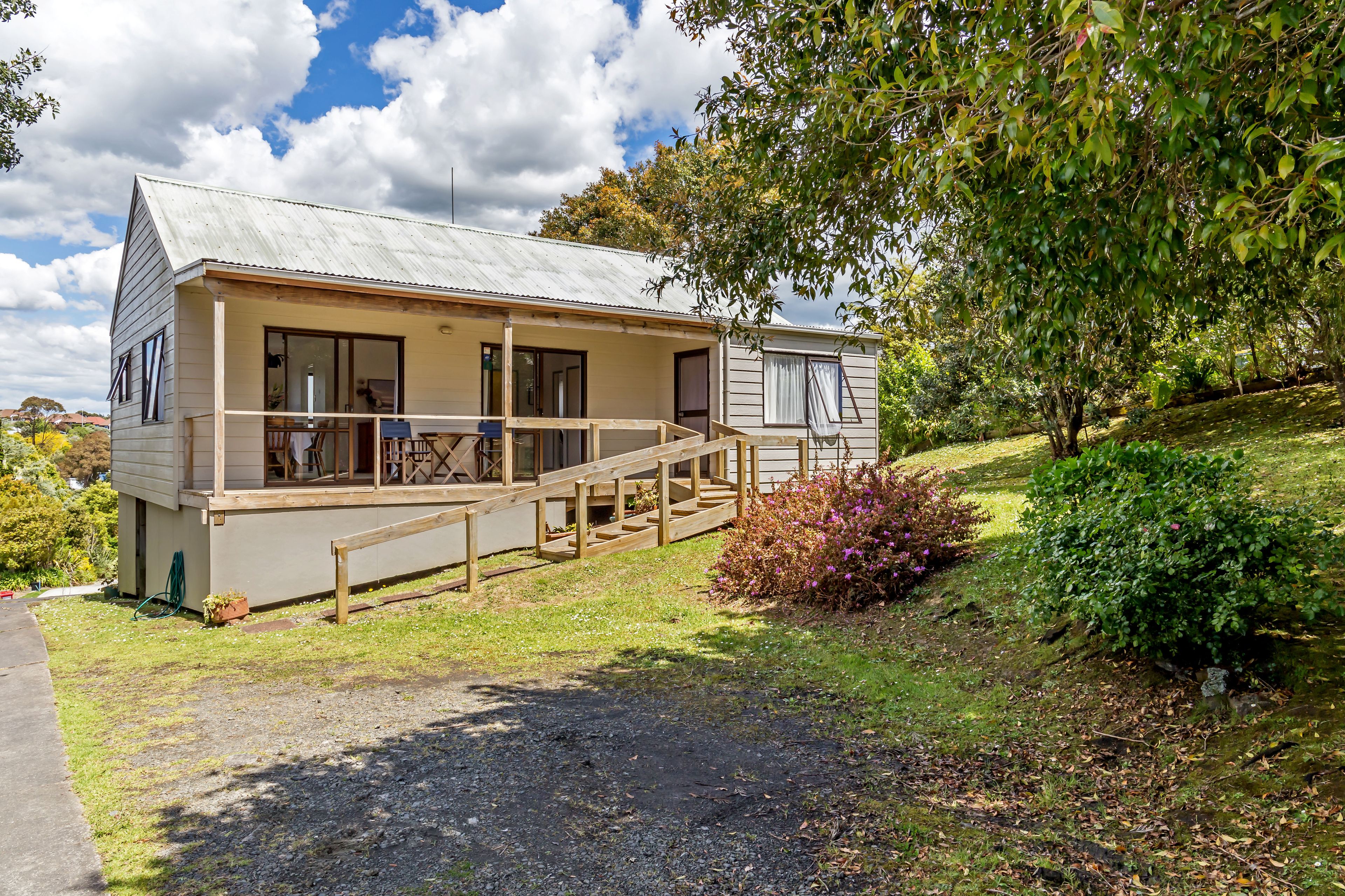 2/84 Brian Crescent, Stanmore Bay, Rodney