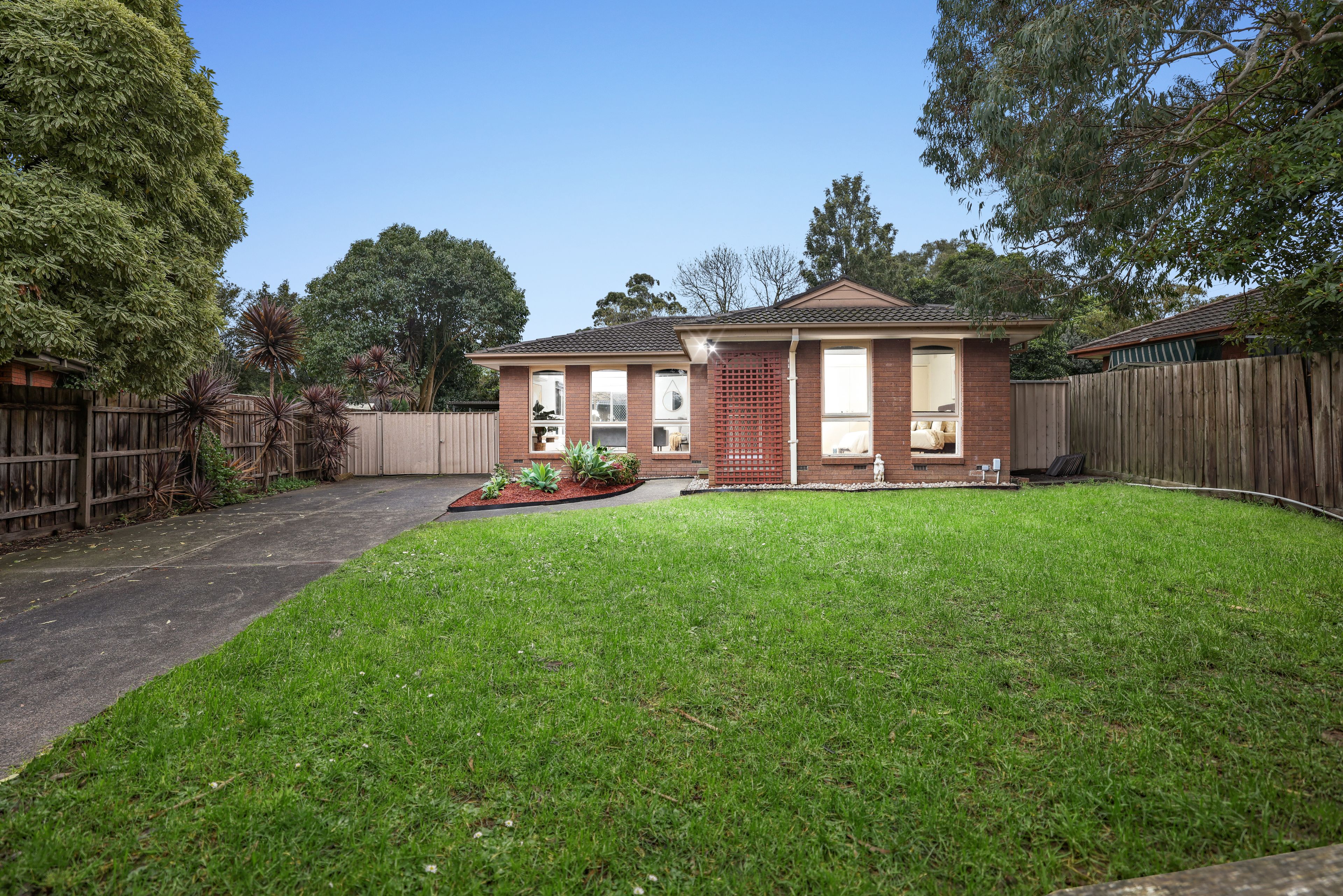 72 Elton Road, Ferntree Gully VIC 3156