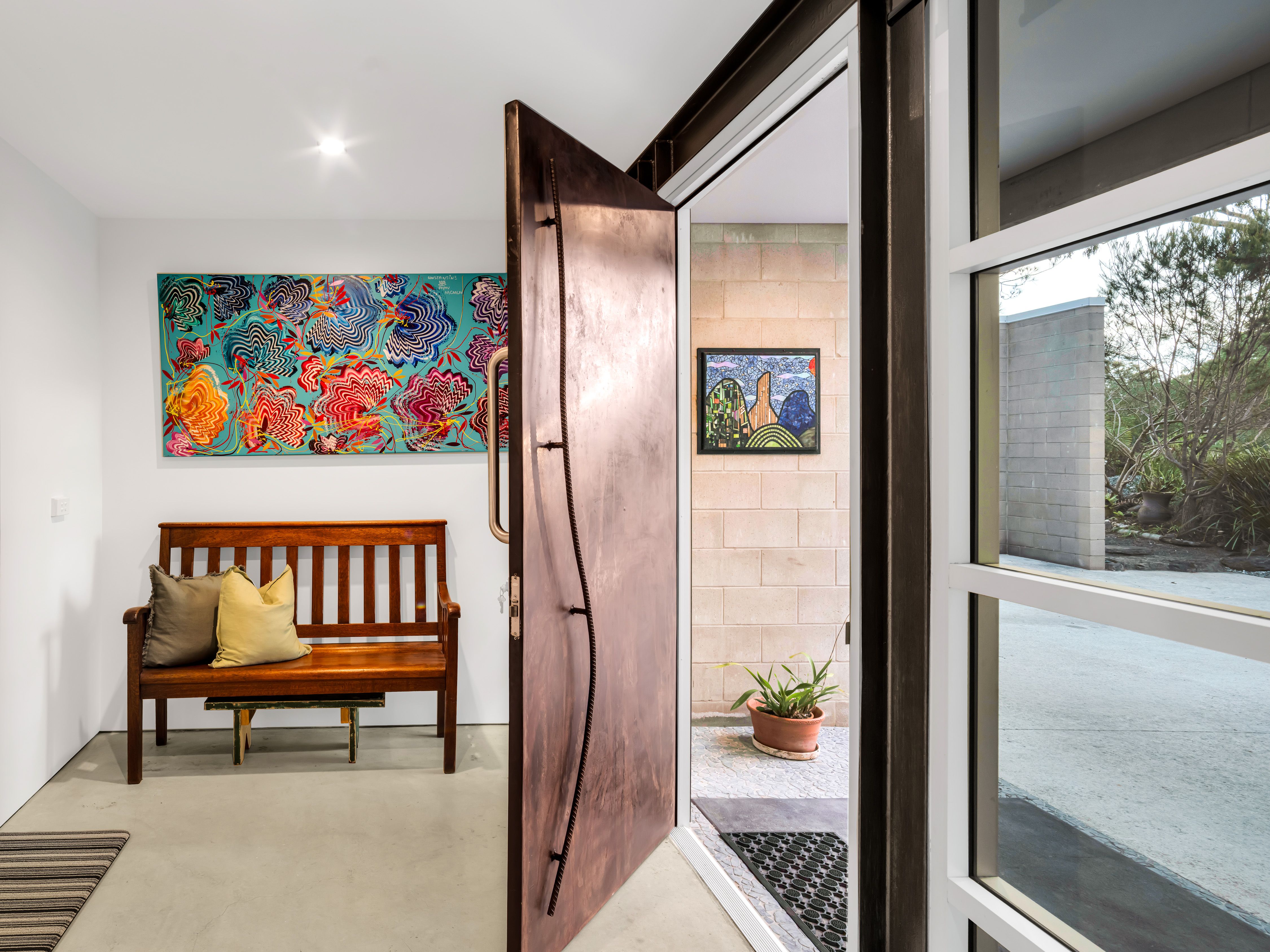 Architectural Masterpiece with Panoramic Glasshouse Mountain Views — photo 3 of 28