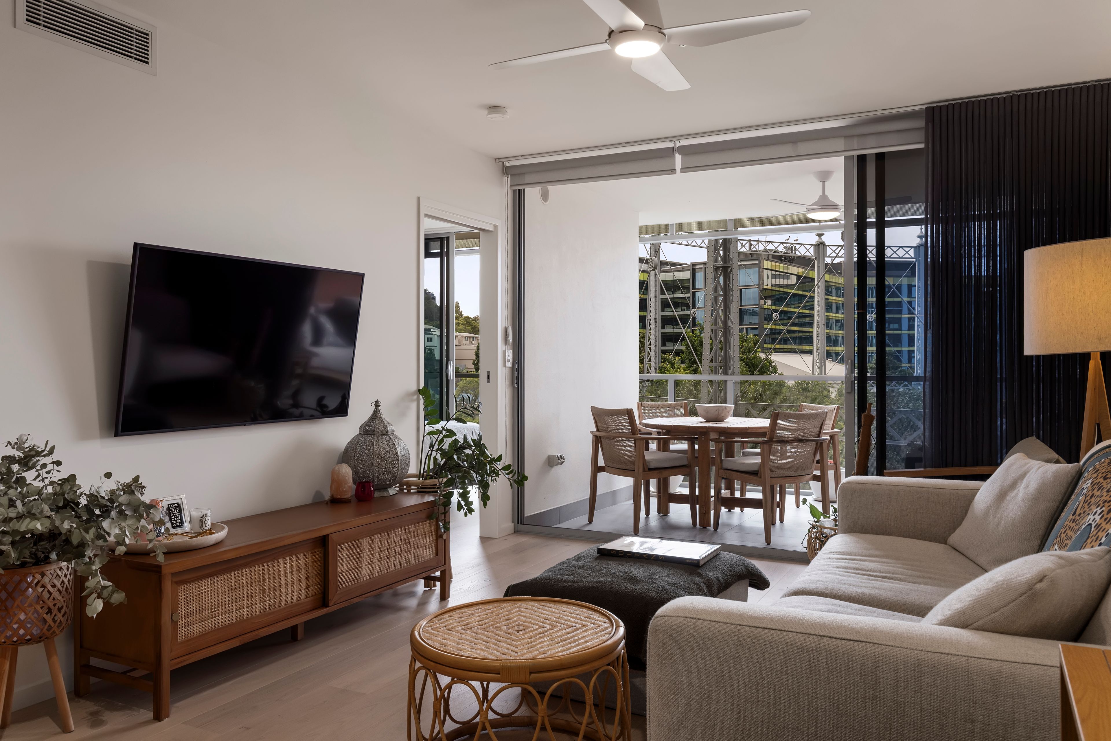 203/70 Longland Street