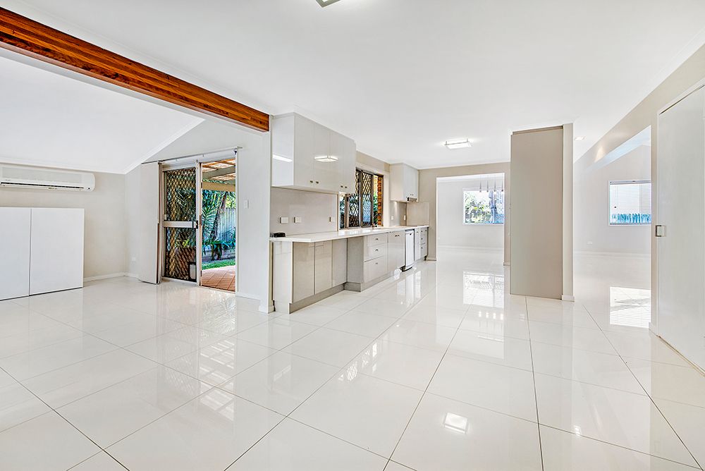 17 Sheringham Place, Tingalpa, QLD 4173