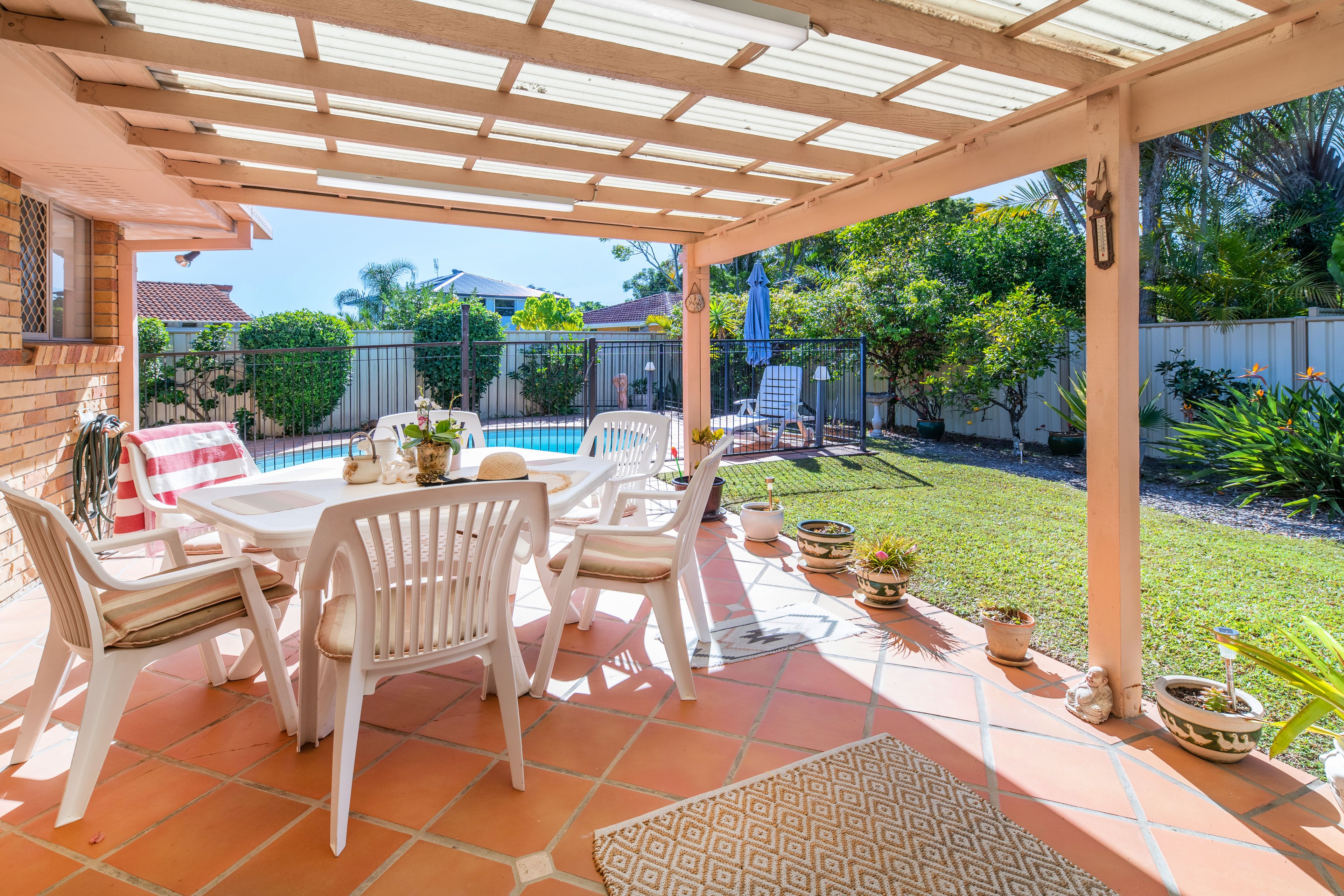 6 Swift Place, Burleigh Waters, QLD 4220