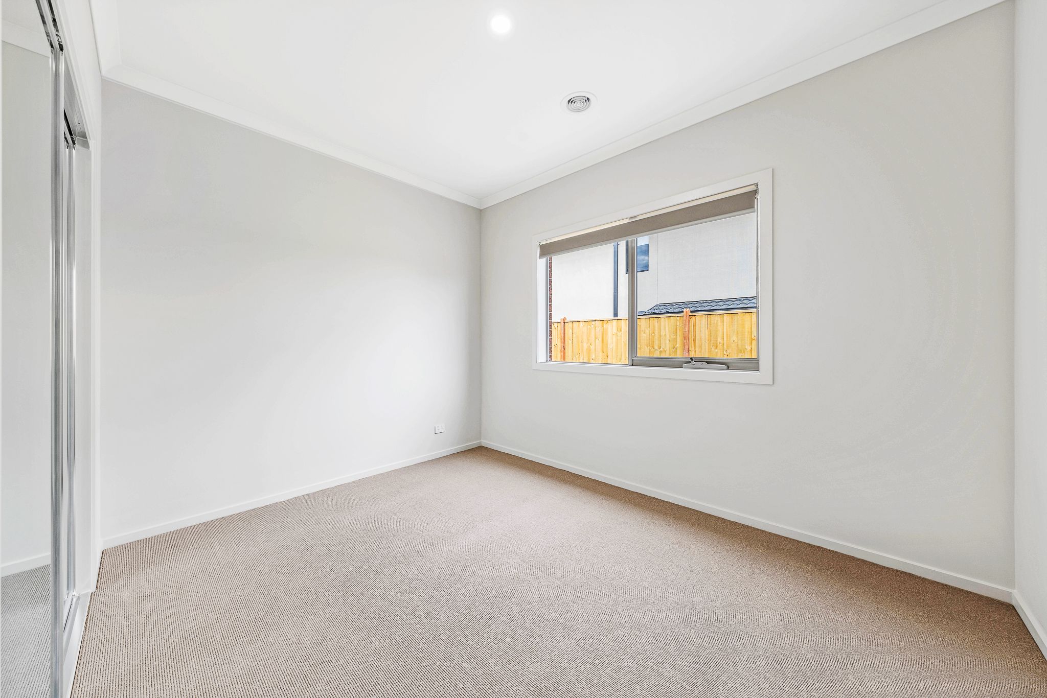 22 Everfair Crescent — photo 10 of 13