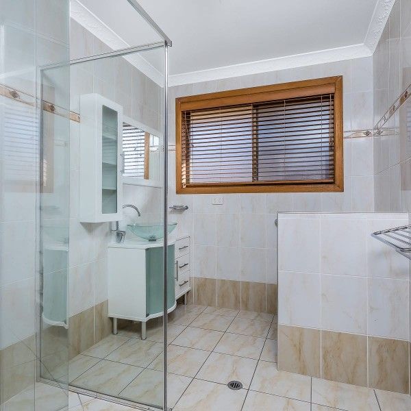136 Griffith Road — photo 7 of 12