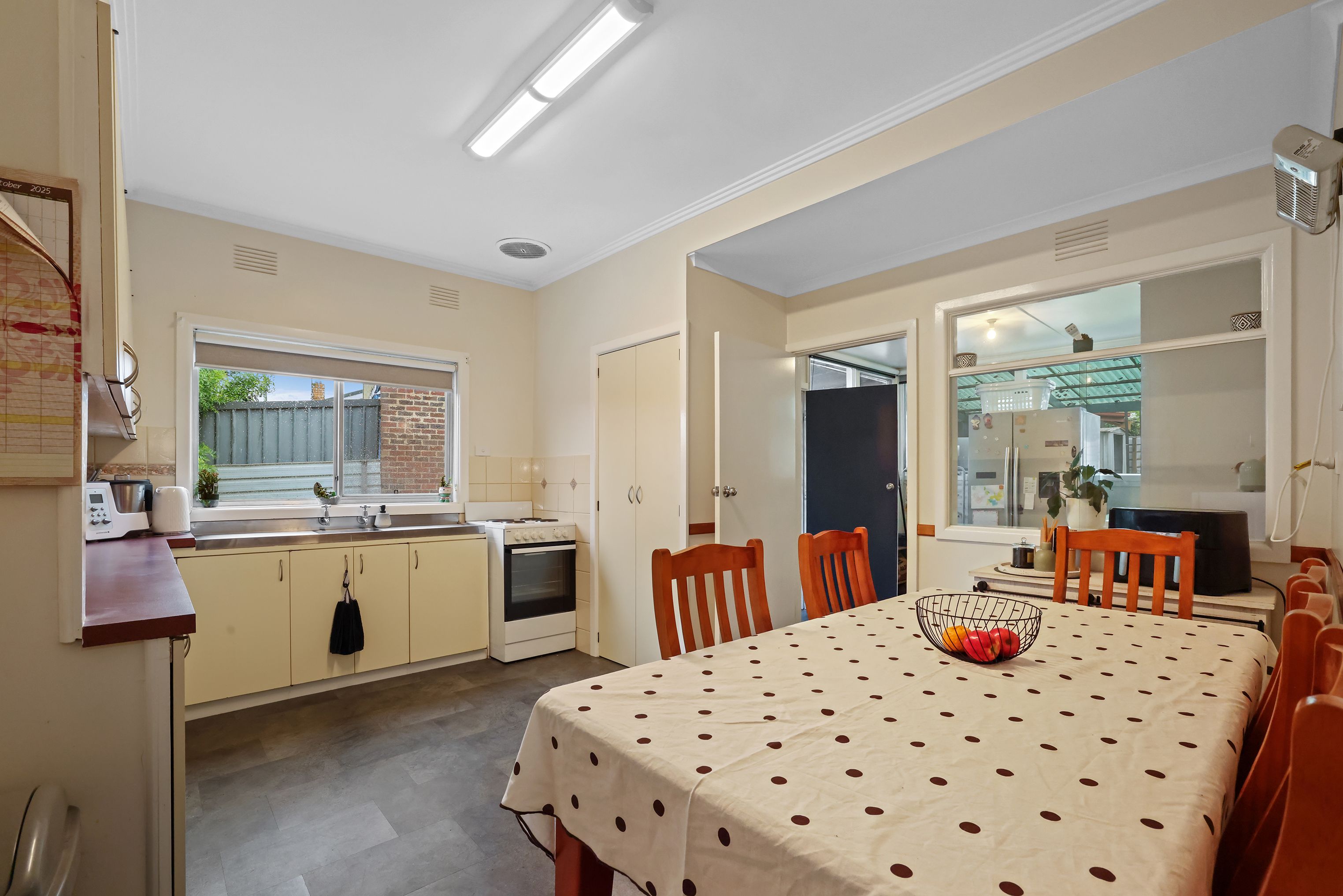 9 Bazley Street — photo 4 of 12