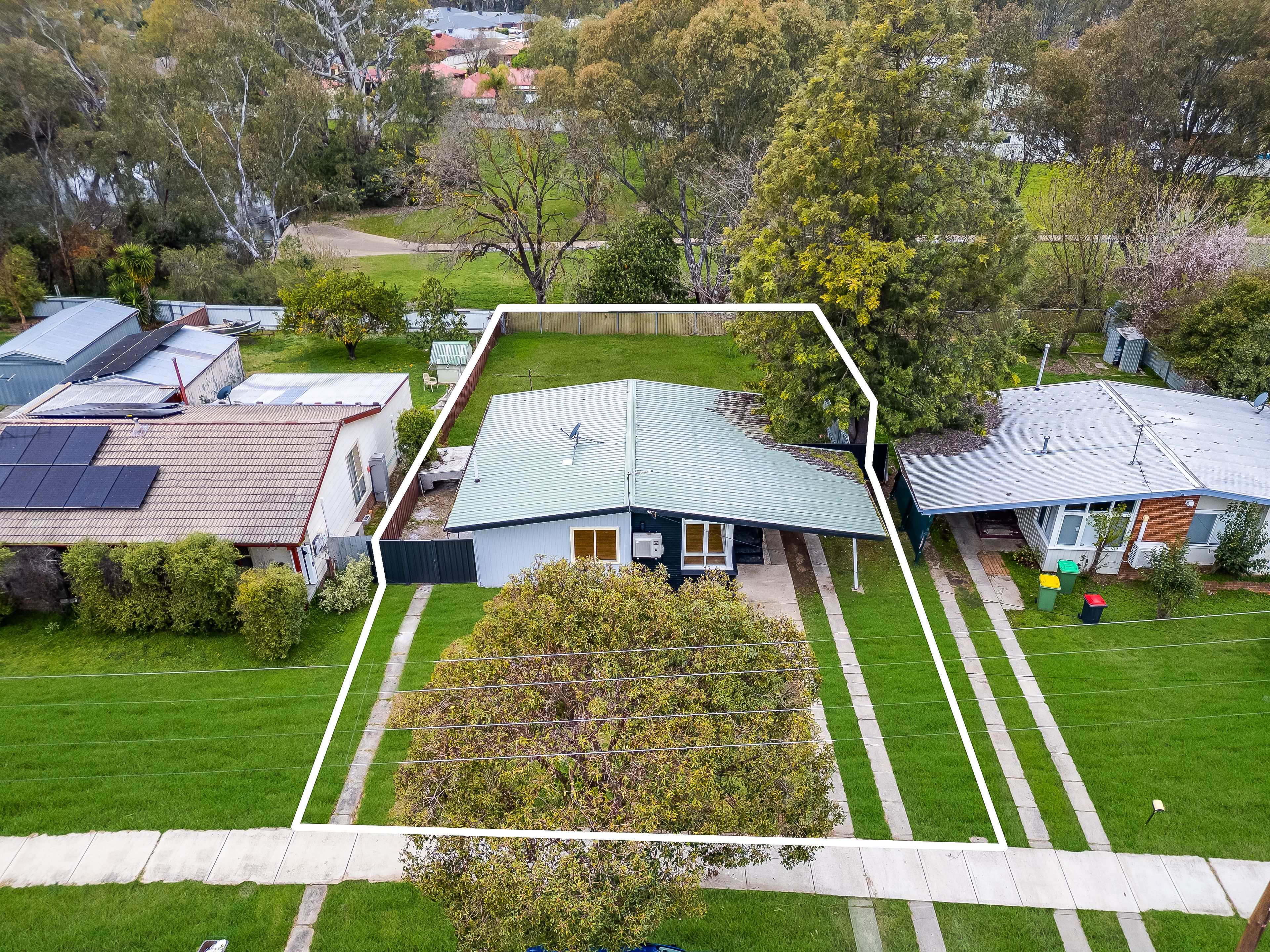 900 Captain Cook Drive — photo 8 of 12