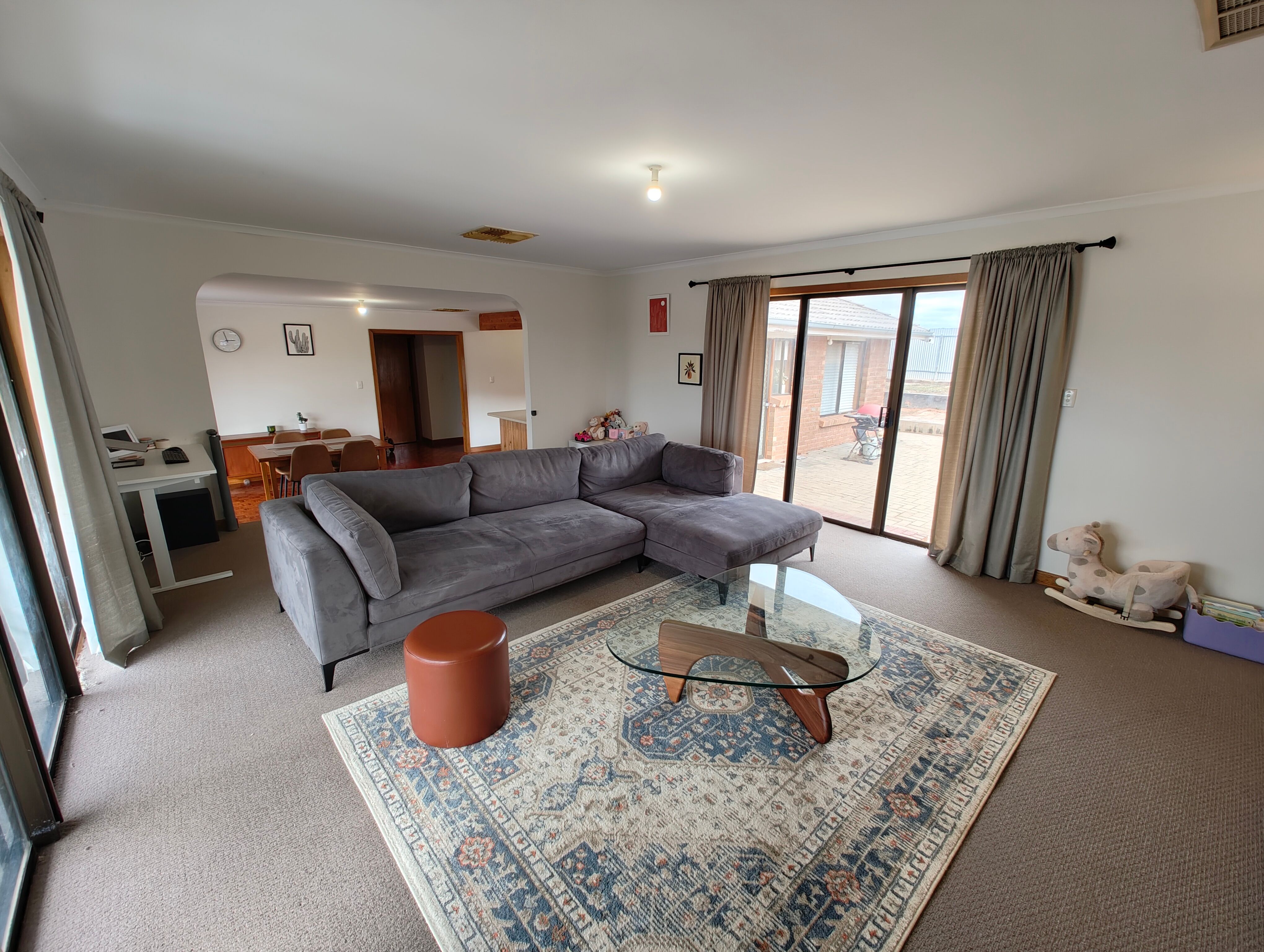 82 Mcsporran Crescent — photo 4 of 20