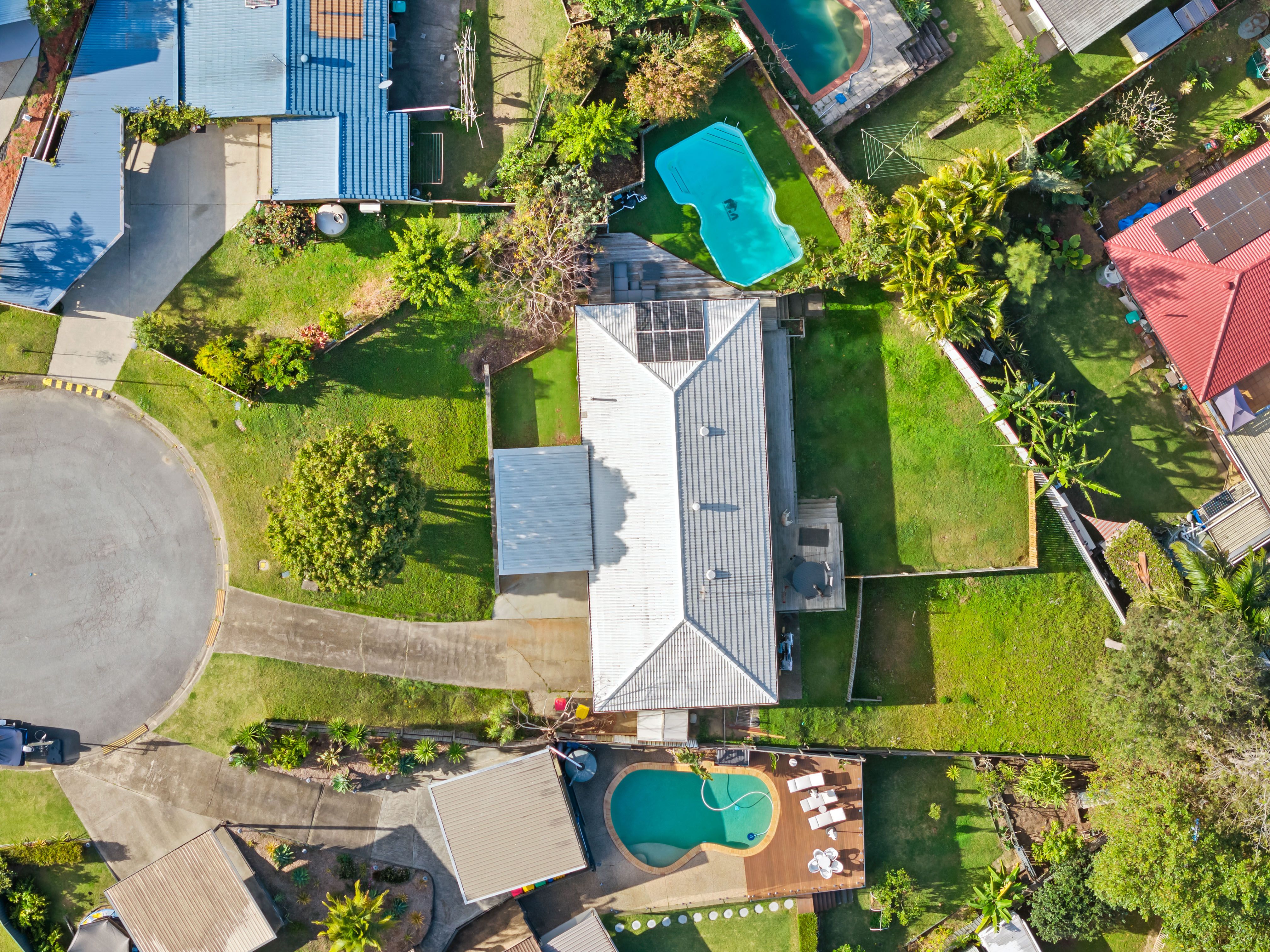 8 Jindivick Street — photo from Ray White Broadbeach