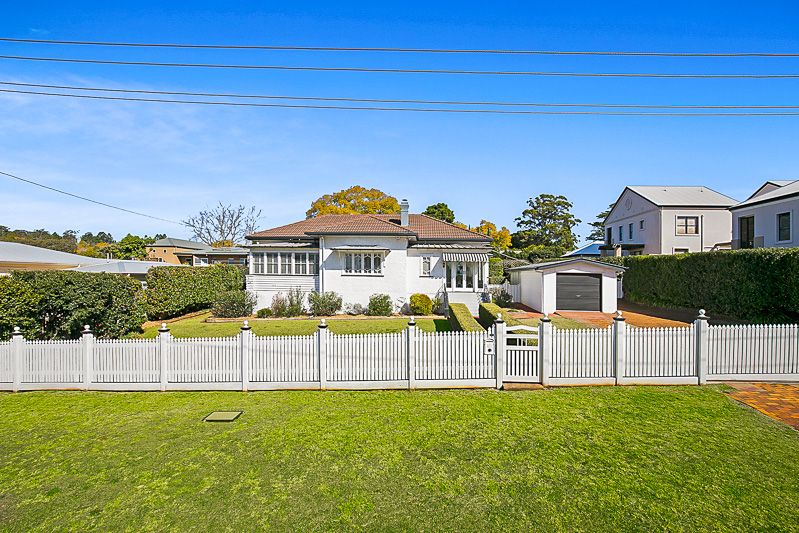 10 Crown Street, Rangeville, QLD 4350