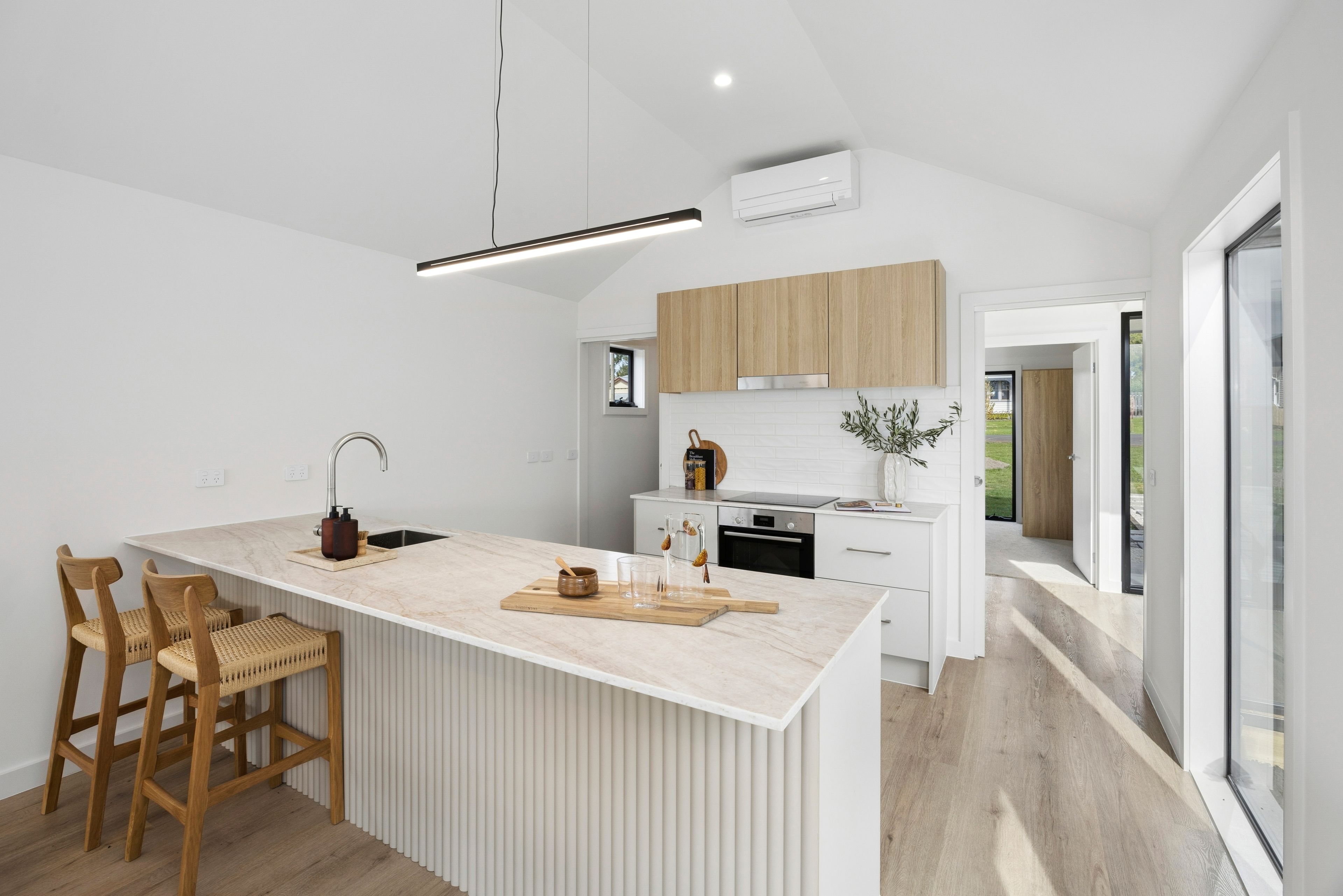 48 Lawrence Street — photo 3 of 24