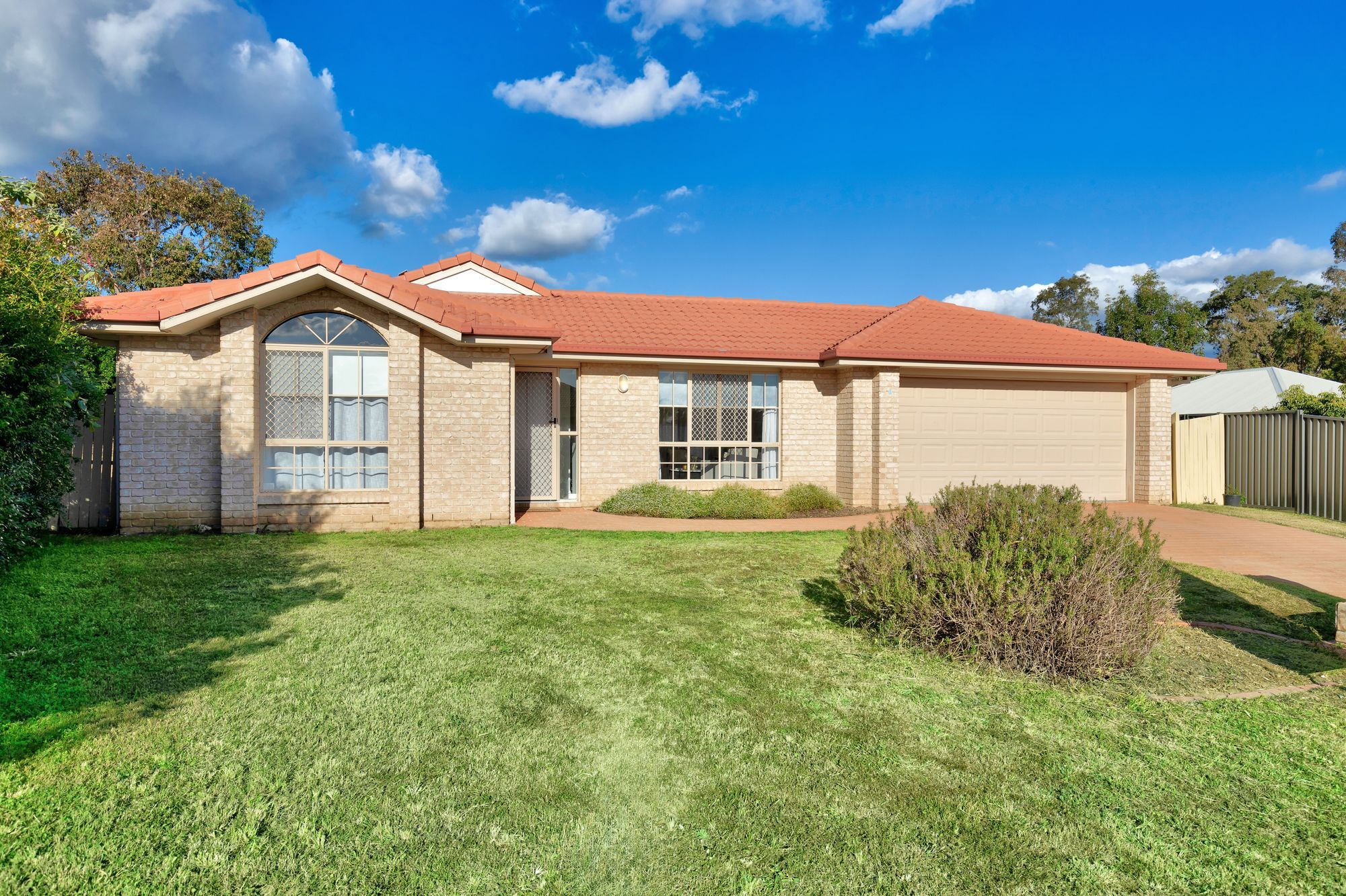 5 Coorong Place, Parkinson, QLD 4115