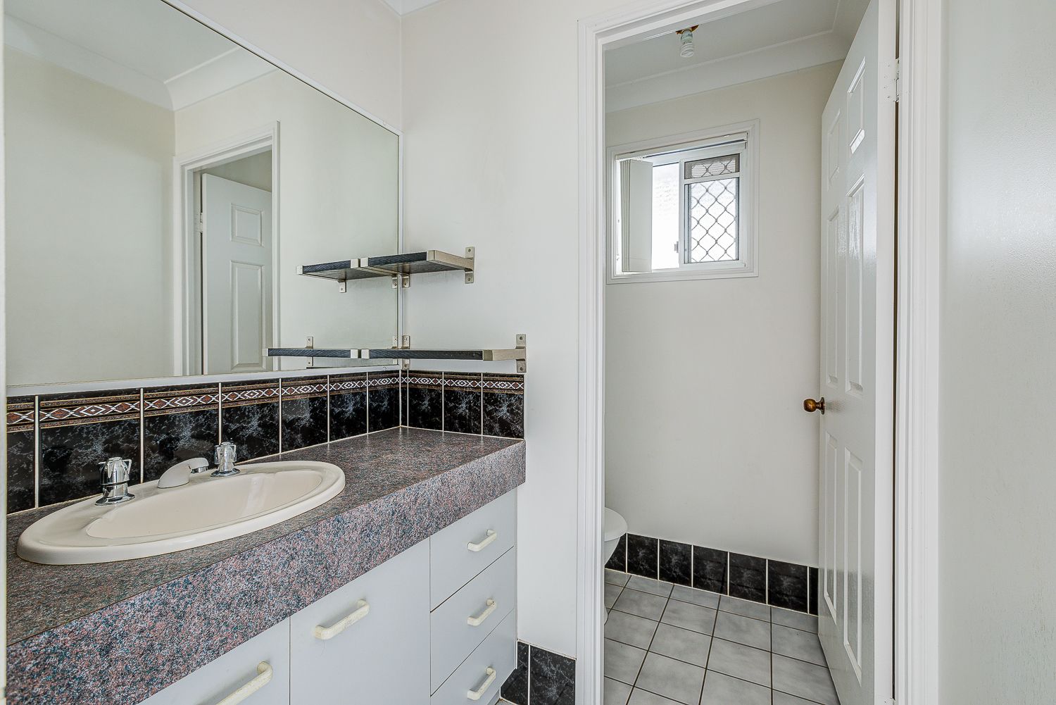 10 Debanie Court, Marsden, QLD 4132