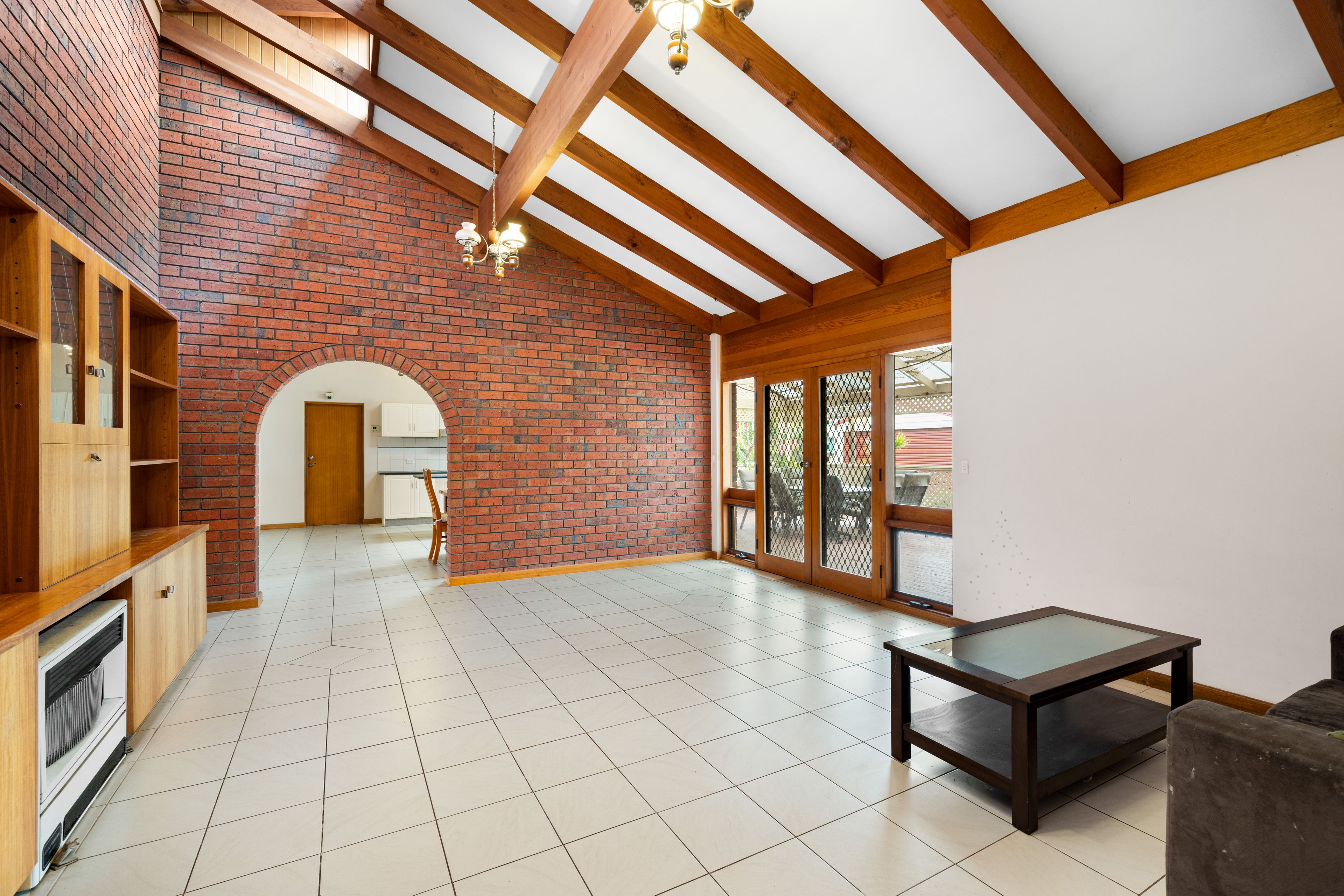 15 Hoylake Crescent — photo 8 of 22