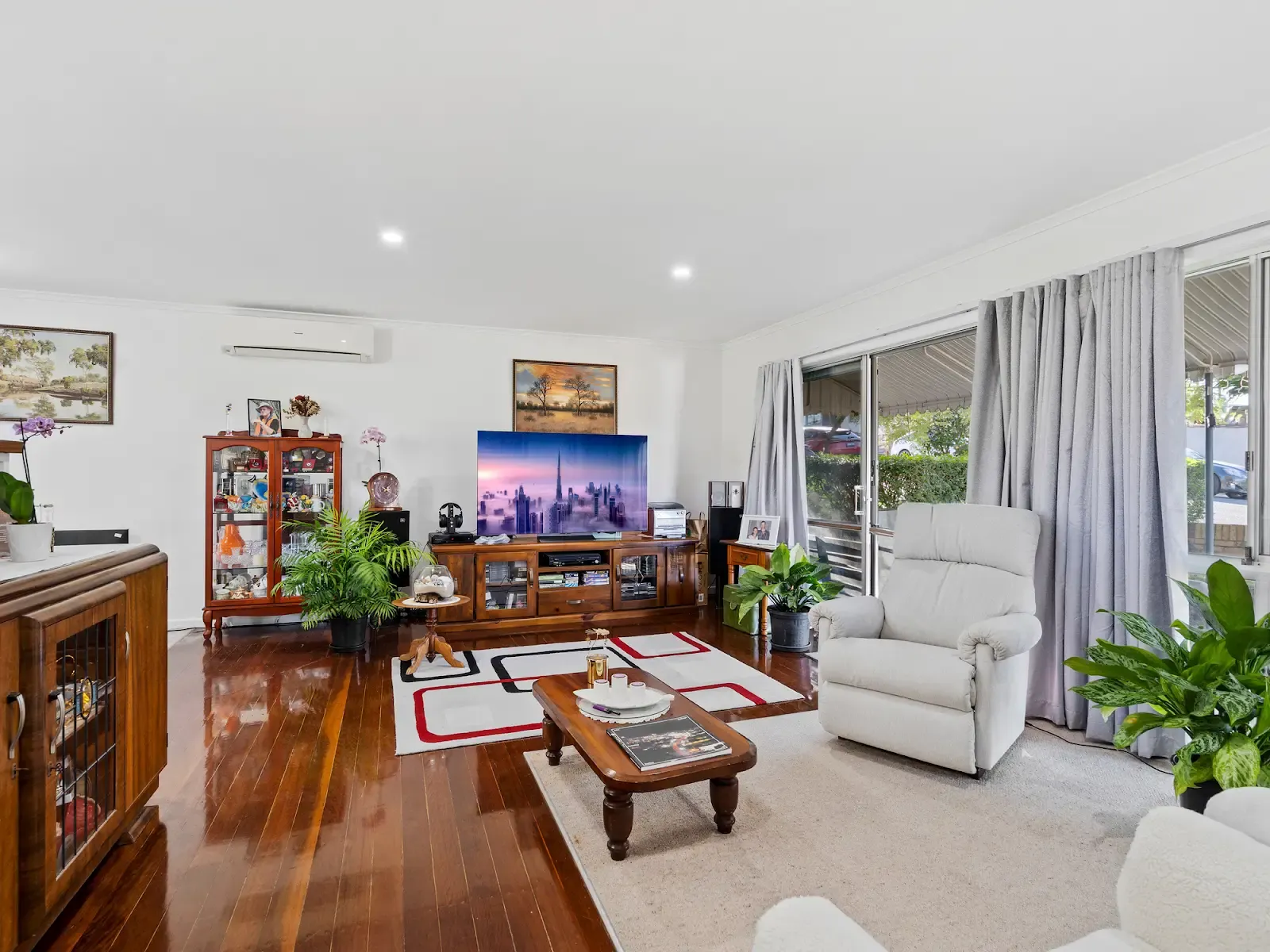 4 Susanne Street — photo 6 of 17