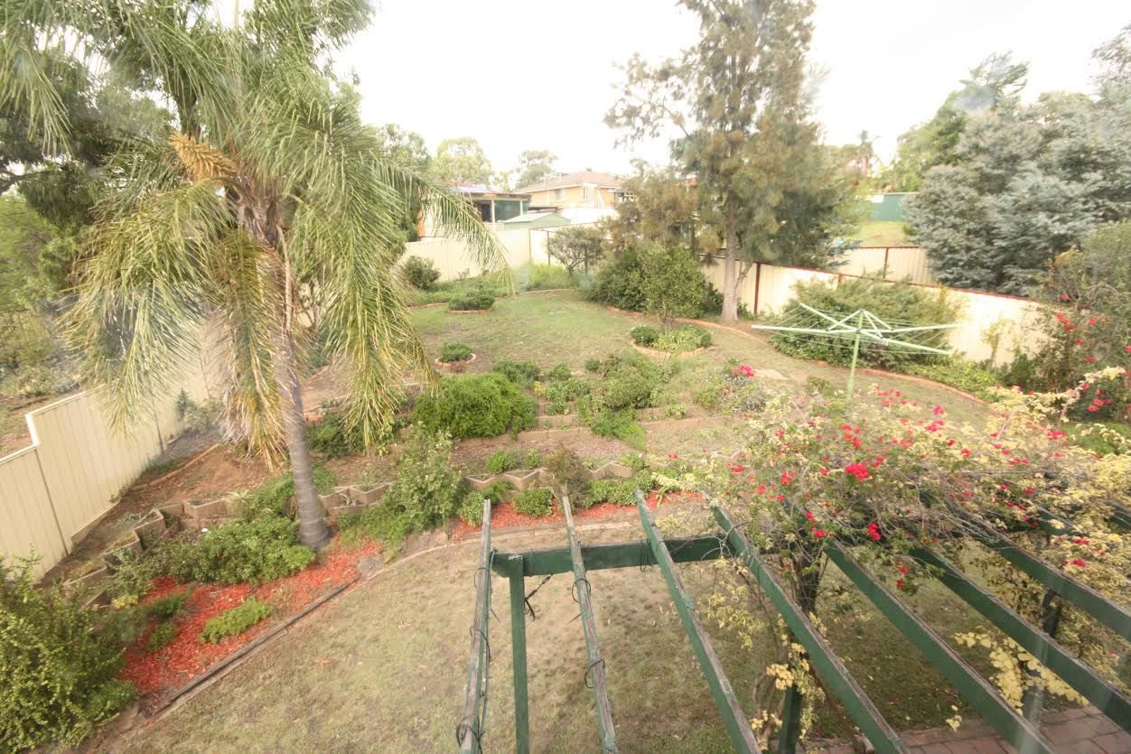 5 Iras Place, Rosemeadow, NSW 2560